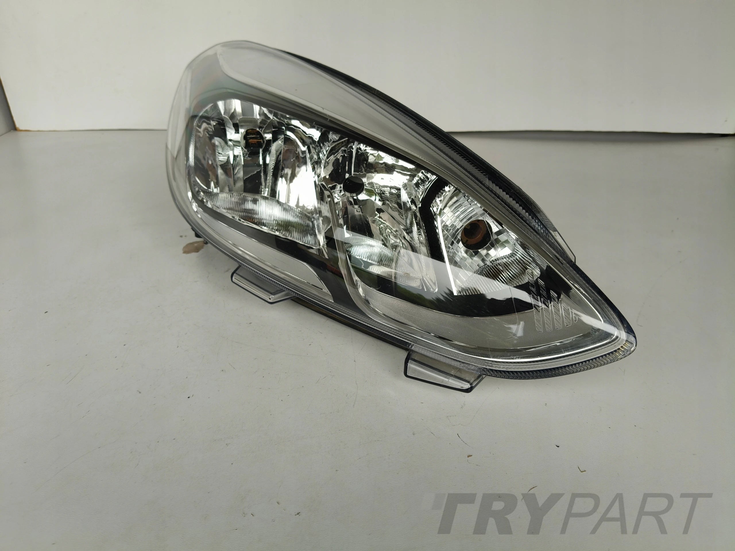 RIGHT HEADLIGHT LAMP FOR FORD FIESTA MK8 17-
