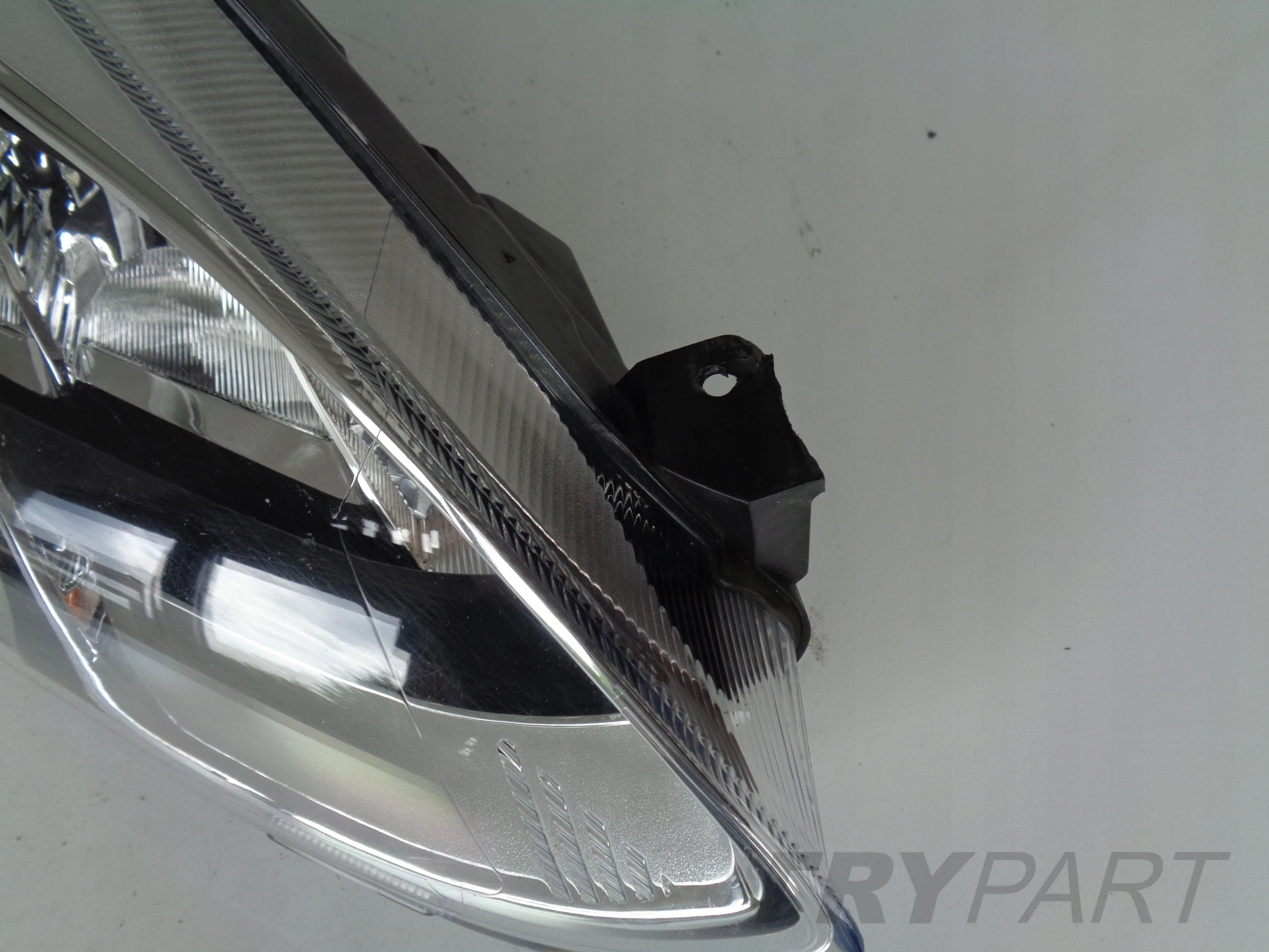 RIGHT HEADLIGHT LAMP FOR FORD FIESTA MK8 17-