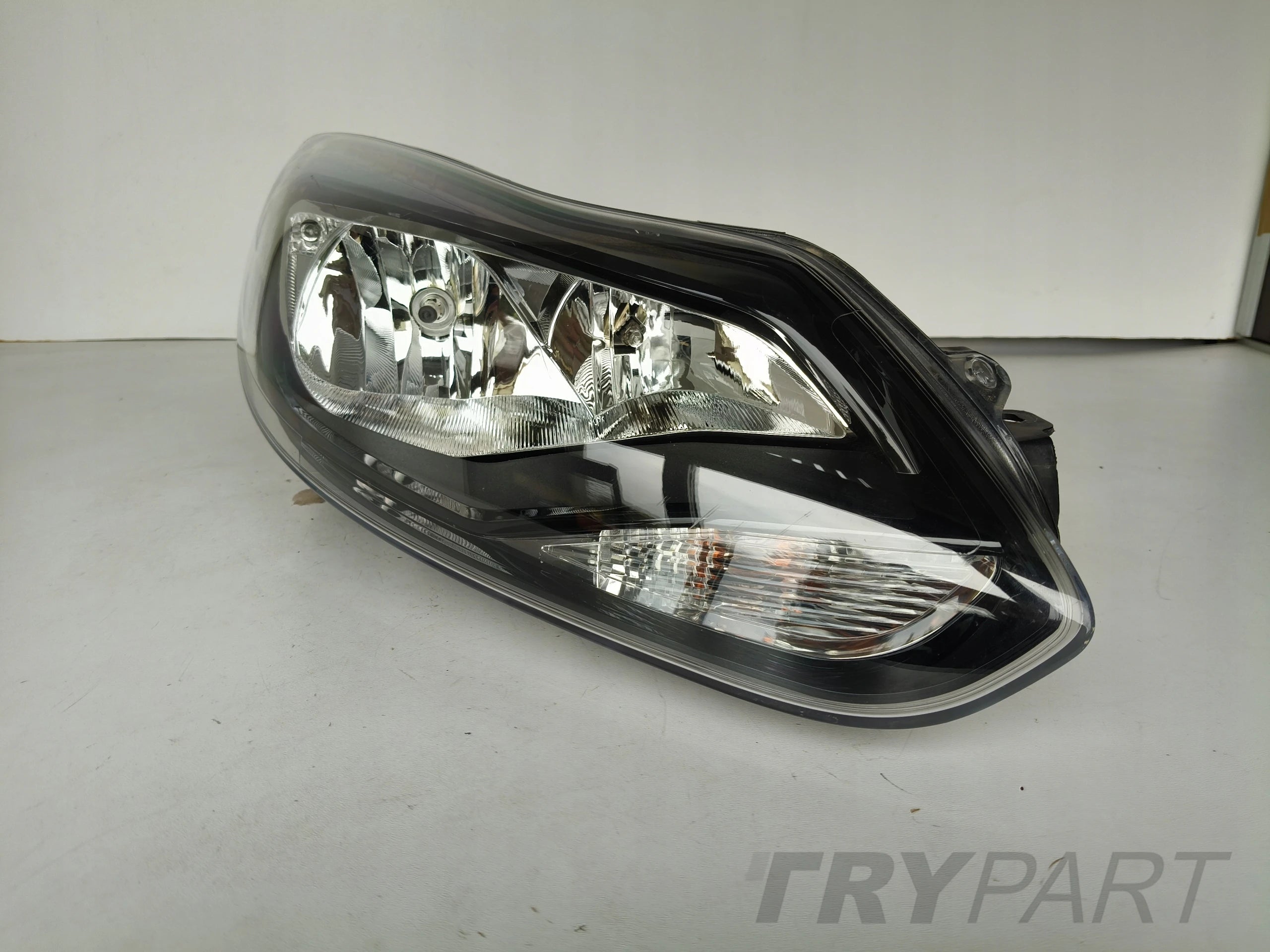 RIGHT HEADLIGHT LAMP FOR FORD FOCUS MK3 11-14 DARK