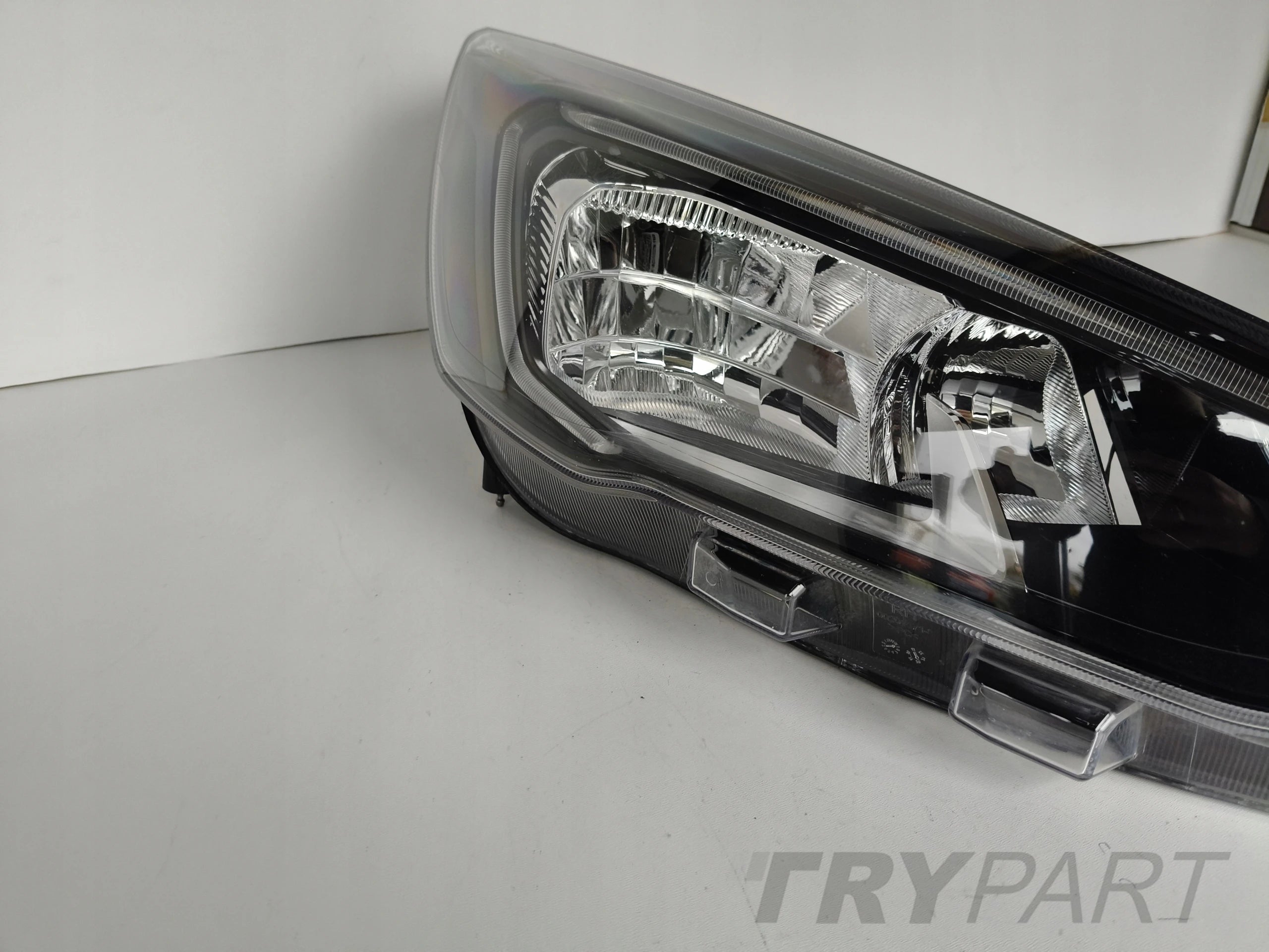 RIGHT HEADLIGHT LAMP FOR FORD FOCUS MK4 18- LED