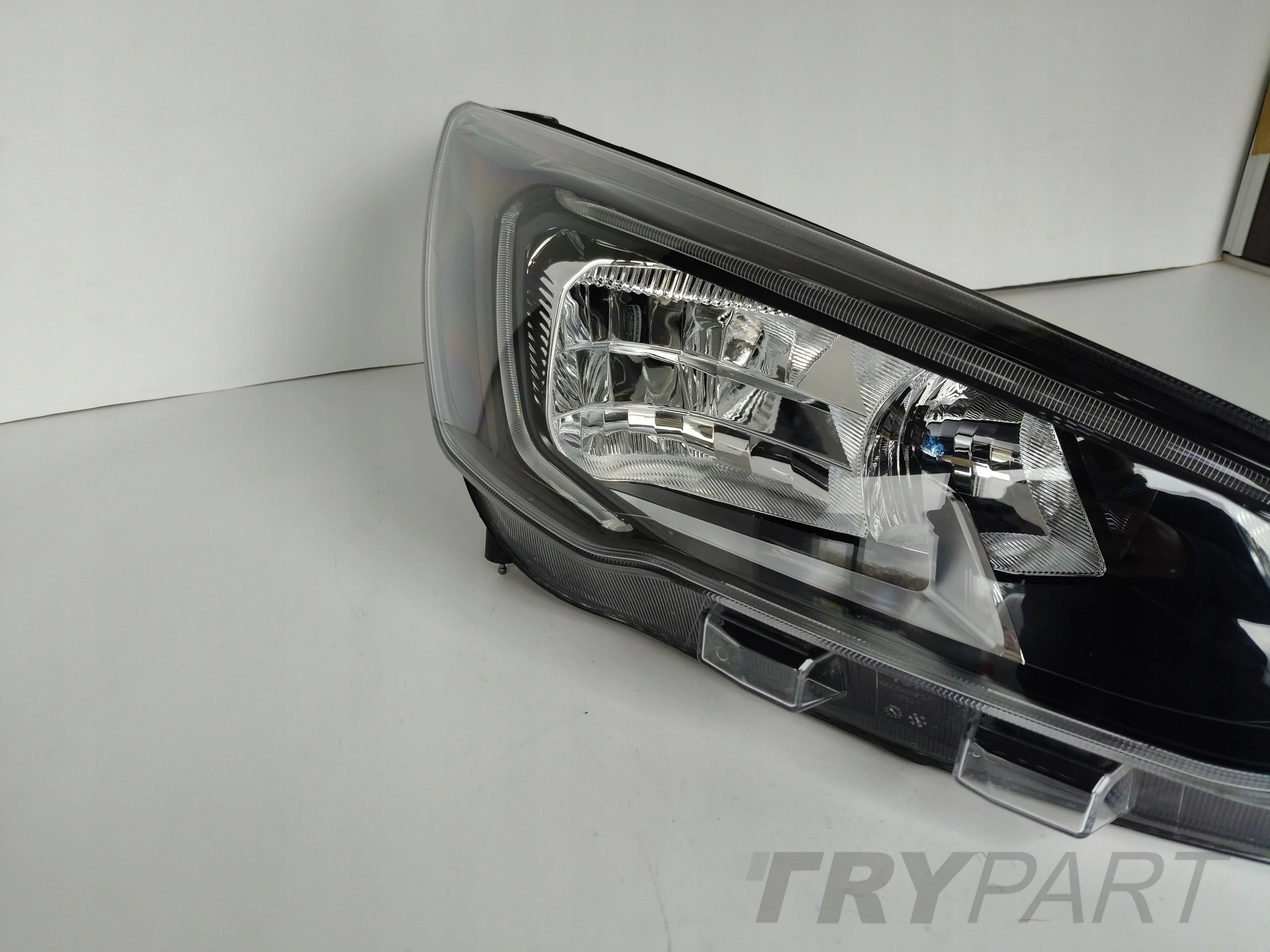 RIGHT HEADLIGHT LAMP FOR FORD FOCUS MK4 18- LED