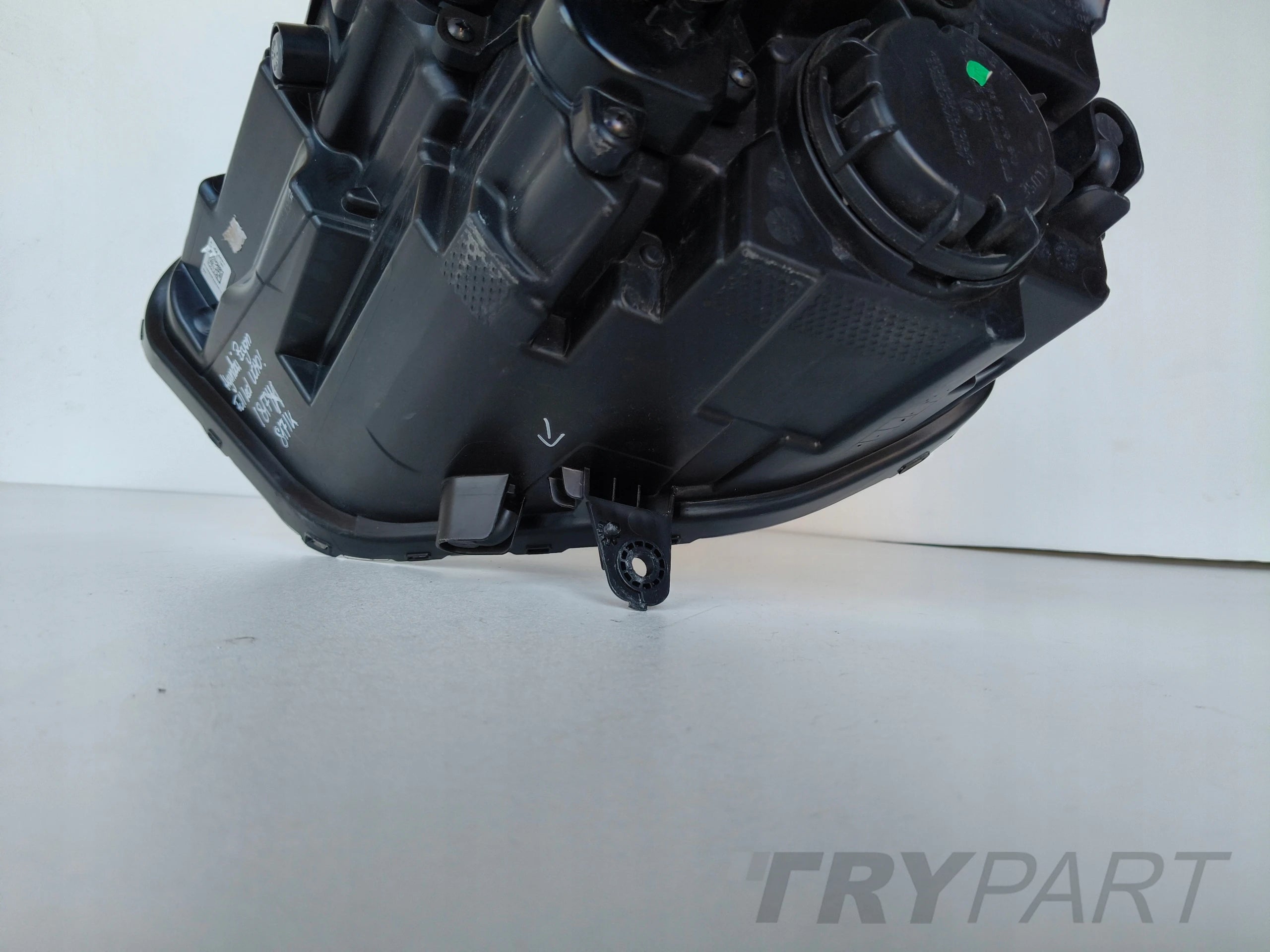 RIGHT HEADLIGHT LAMP FOR HYUNDAI BAYON 21- FULL LED