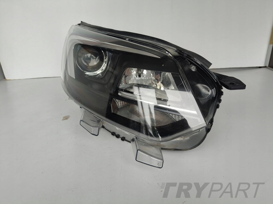 RIGHT HEADLIGHT LAMP FOR OPEL VIVARO C 19- ZAFIRA D XENON