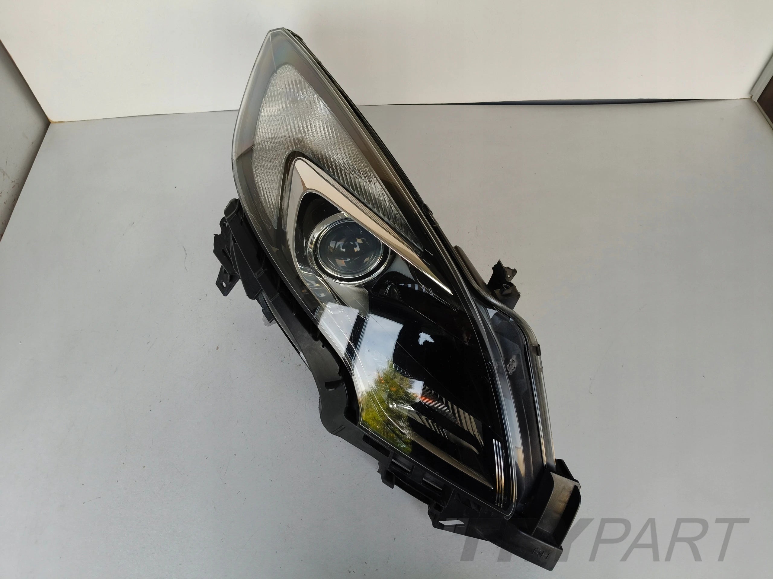 RIGHT HEADLIGHT LAMP FOR OPEL ZAFIRA C 12-16