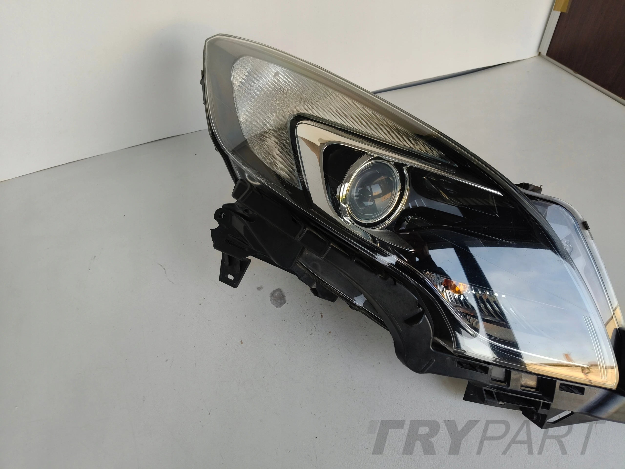 RIGHT HEADLIGHT LAMP FOR OPEL ZAFIRA C 12-16