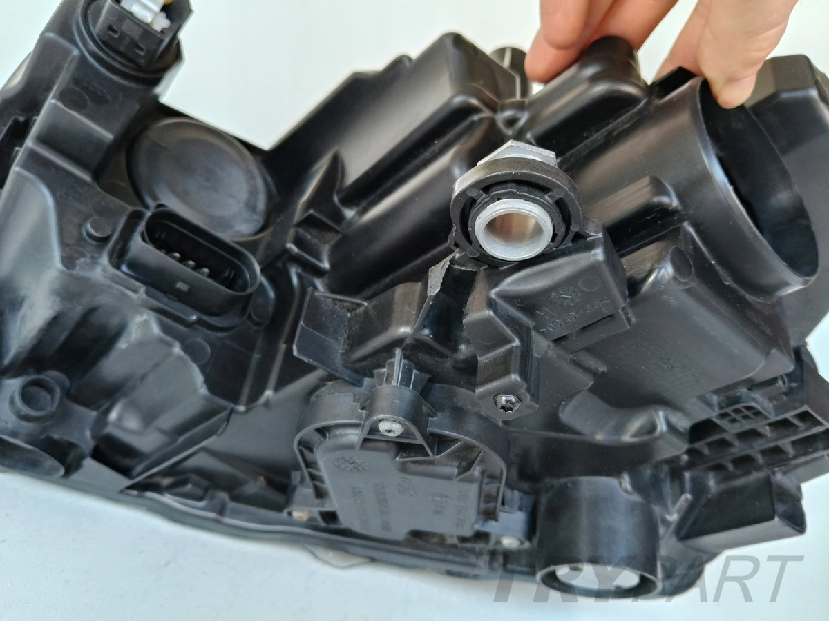 RIGHT HEADLIGHT LAMP FOR SKODA SCALA 657 18- LED