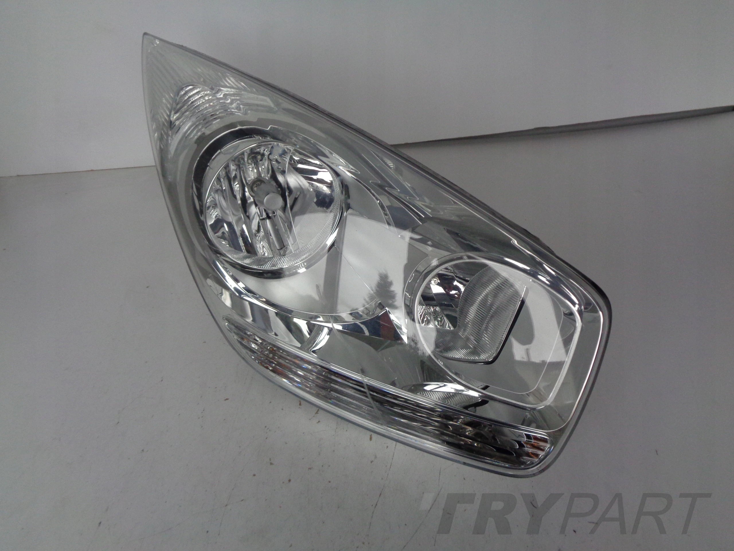 RIGHT HEADLIGHT LAMP KIA VENGA 10-