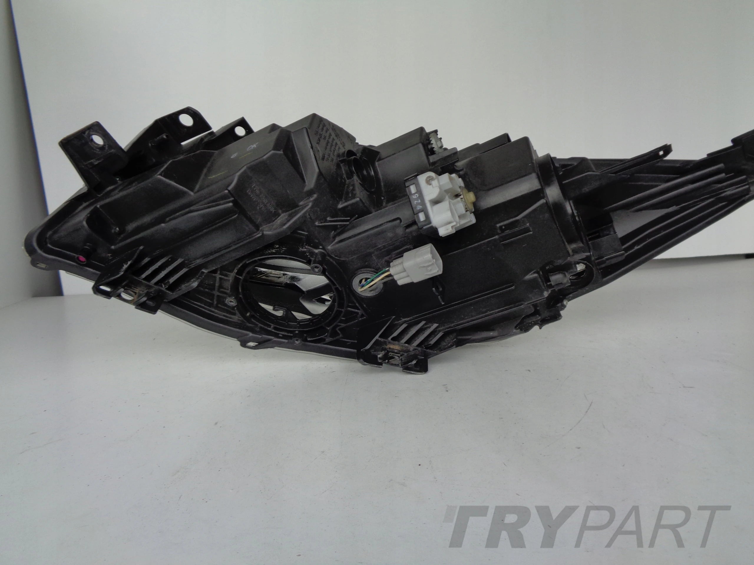 RIGHT HEADLIGHT LAMP MAZDA 3 09-13 XENON