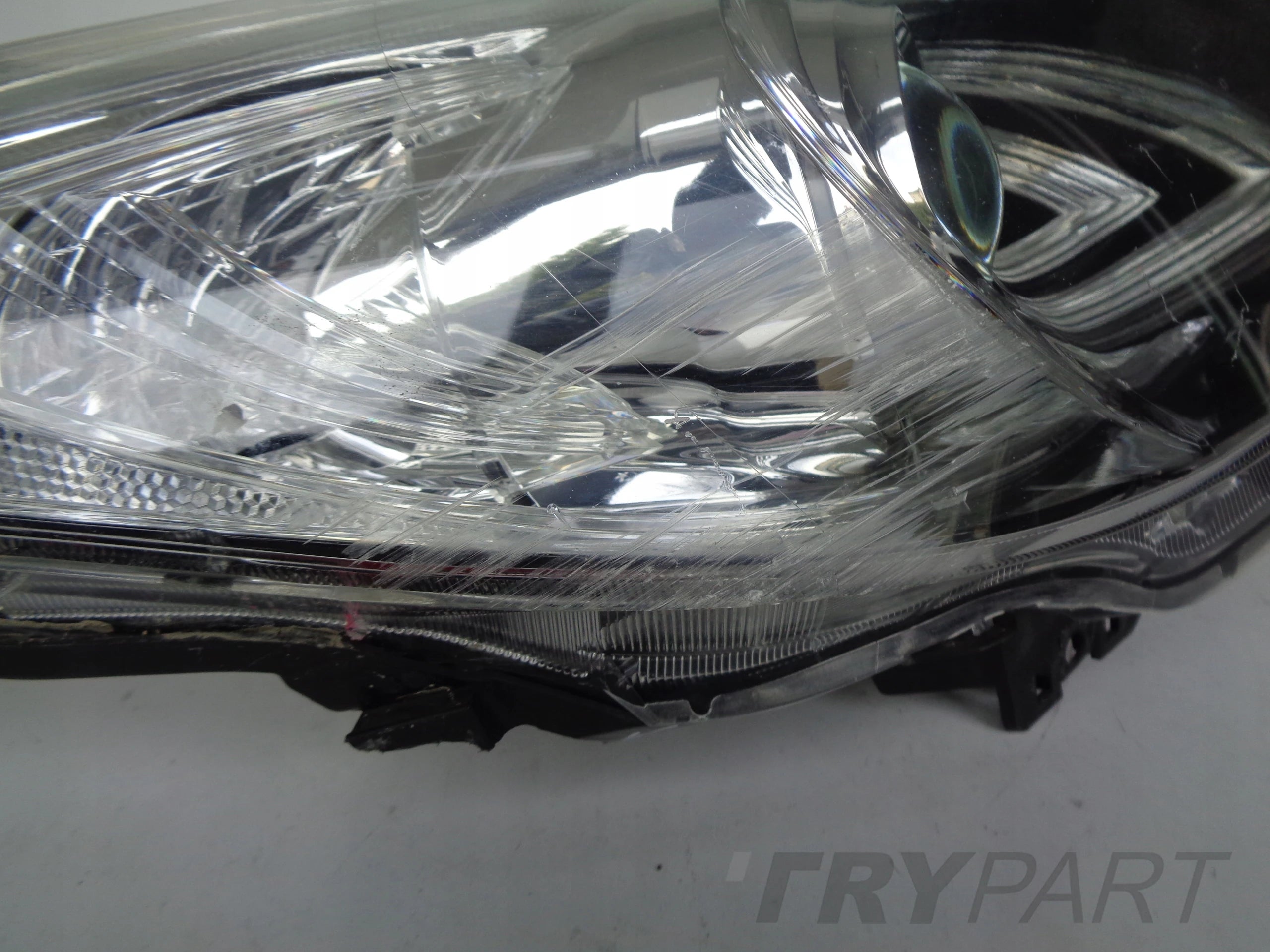 RIGHT HEADLIGHT LAMP MAZDA 3 09-13 XENON