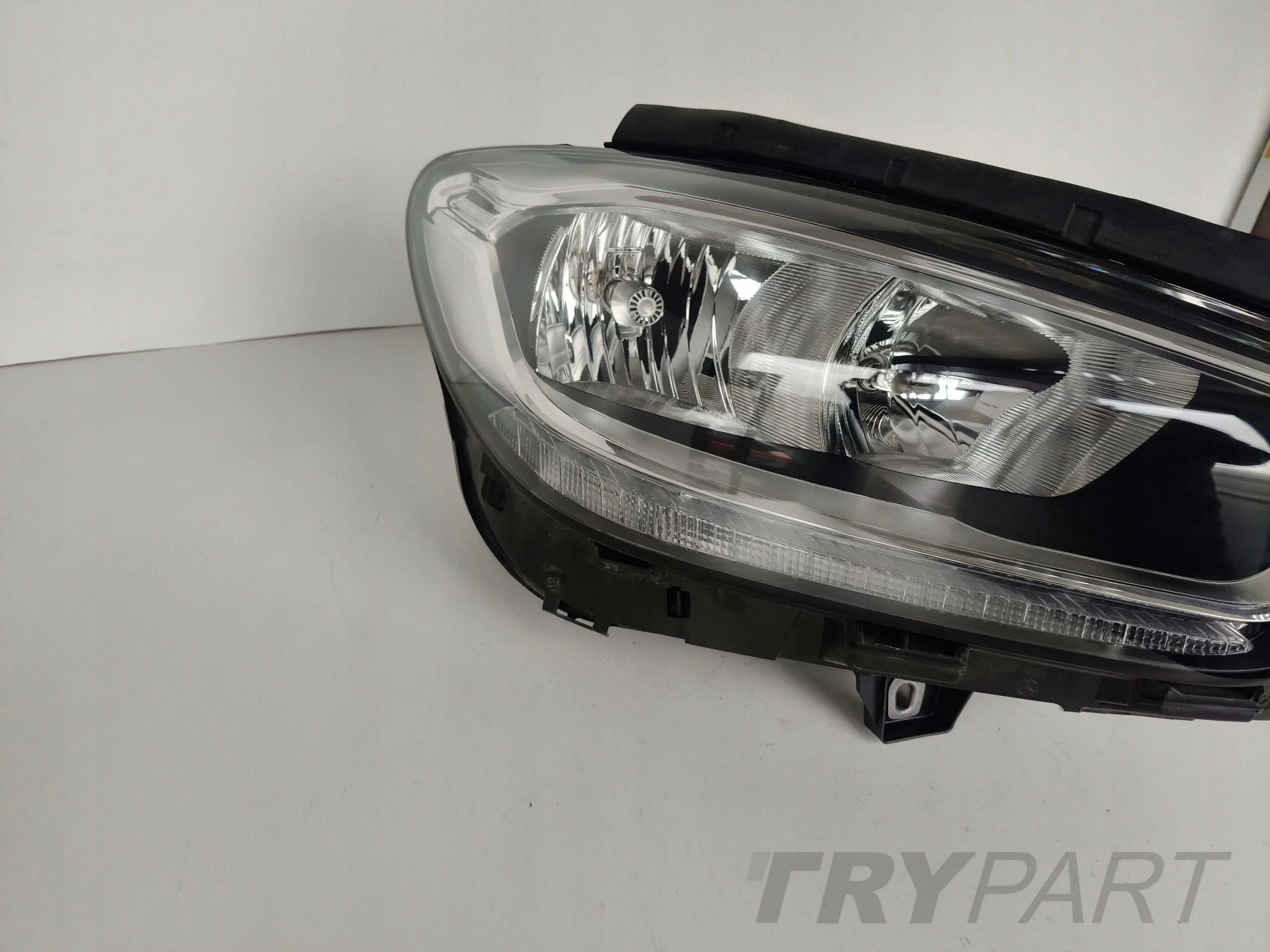 RIGHT HEADLIGHT LAMP MERCEDES B-CLASS W247 18-