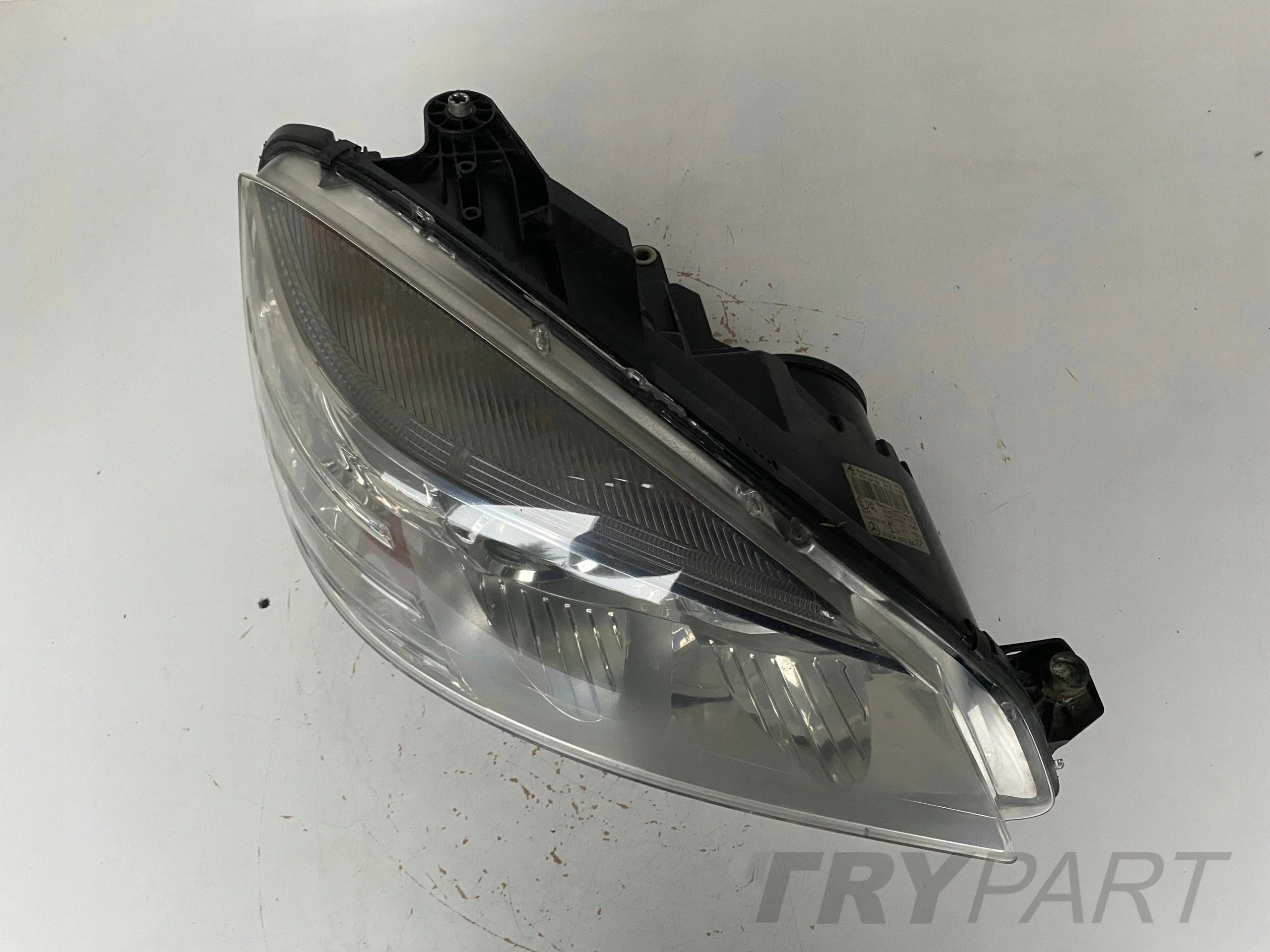 RIGHT HEADLIGHT LAMP MERCEDES C-CLASS W204 07-10