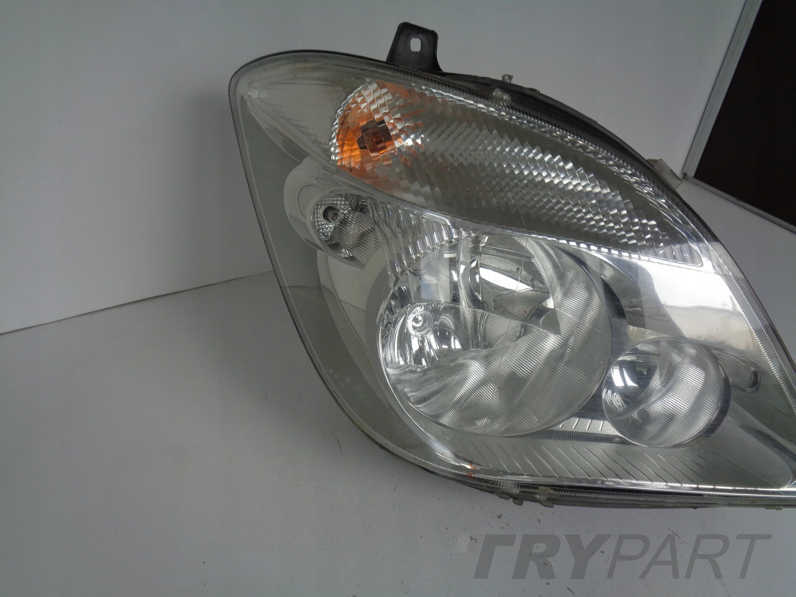 RIGHT HEADLIGHT LAMP MERCEDES SPRINTER W906 06-13