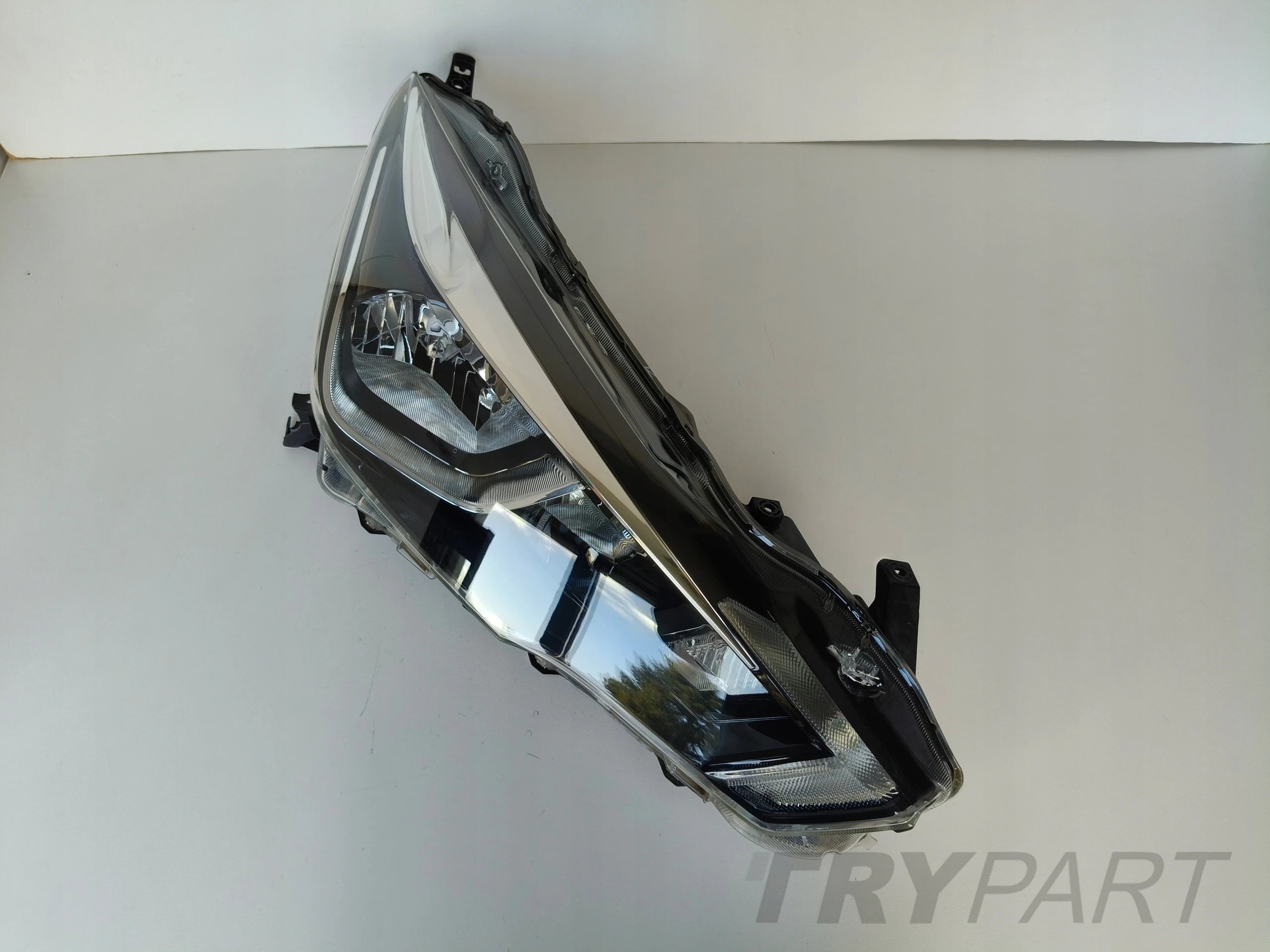 RIGHT HEADLIGHT LAMP NISSAN MICRA K14 17-