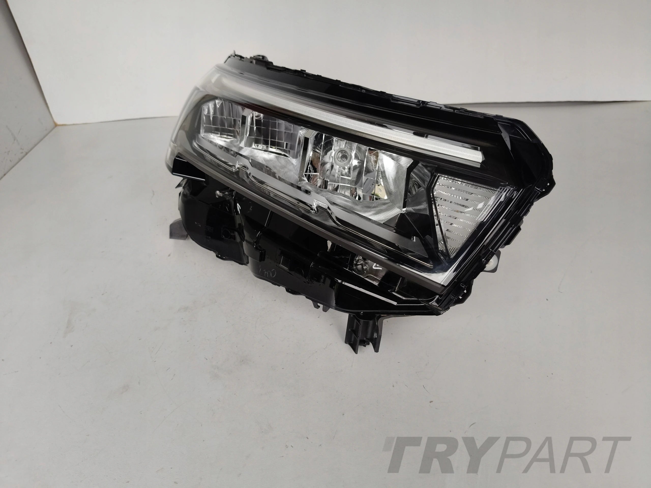 RIGHT HEADLIGHT LAMP NISSAN TOWNSTAR 22- LED