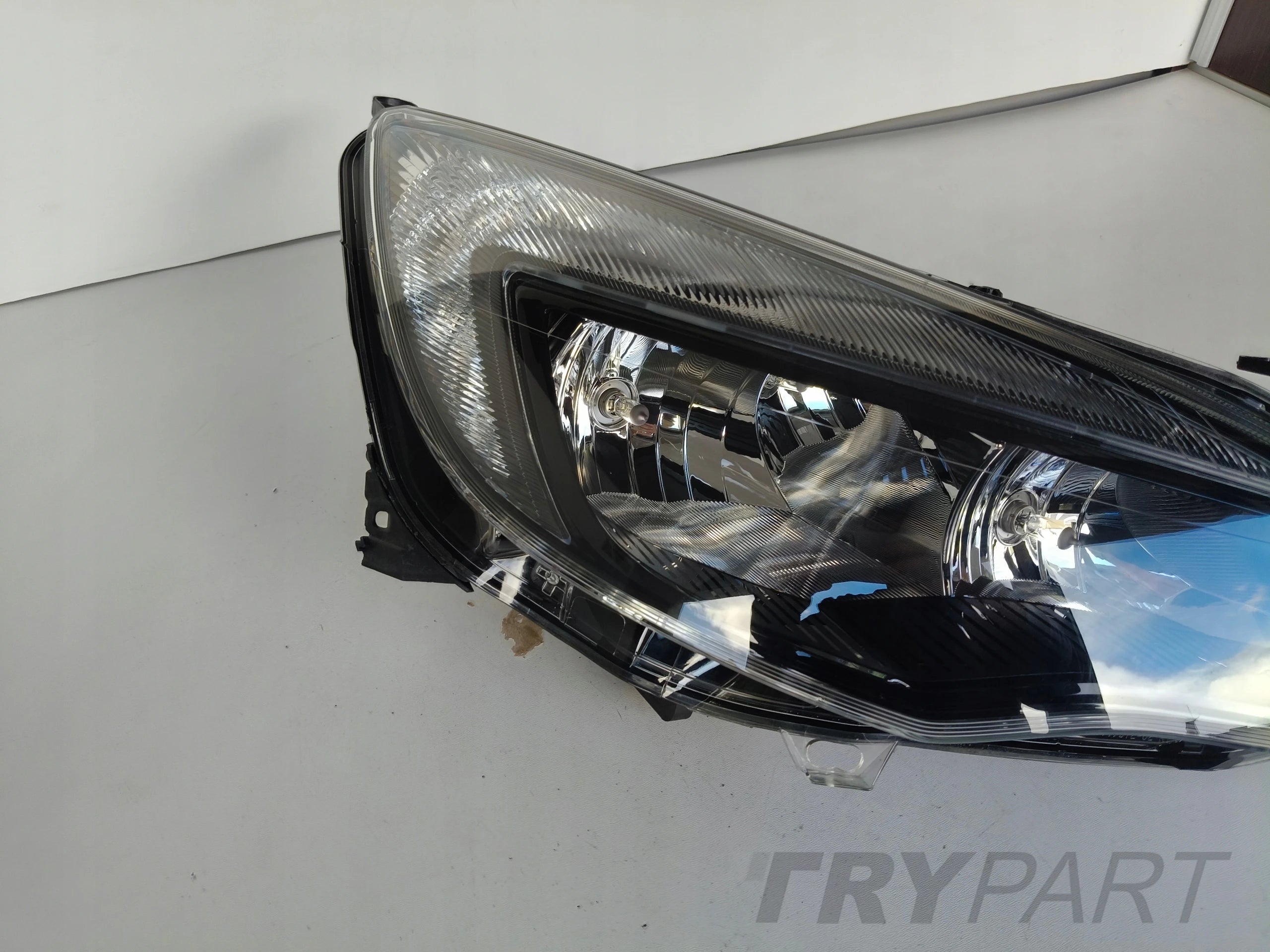 RIGHT HEADLIGHT LAMP OPEL ASTRA J 09- DARK