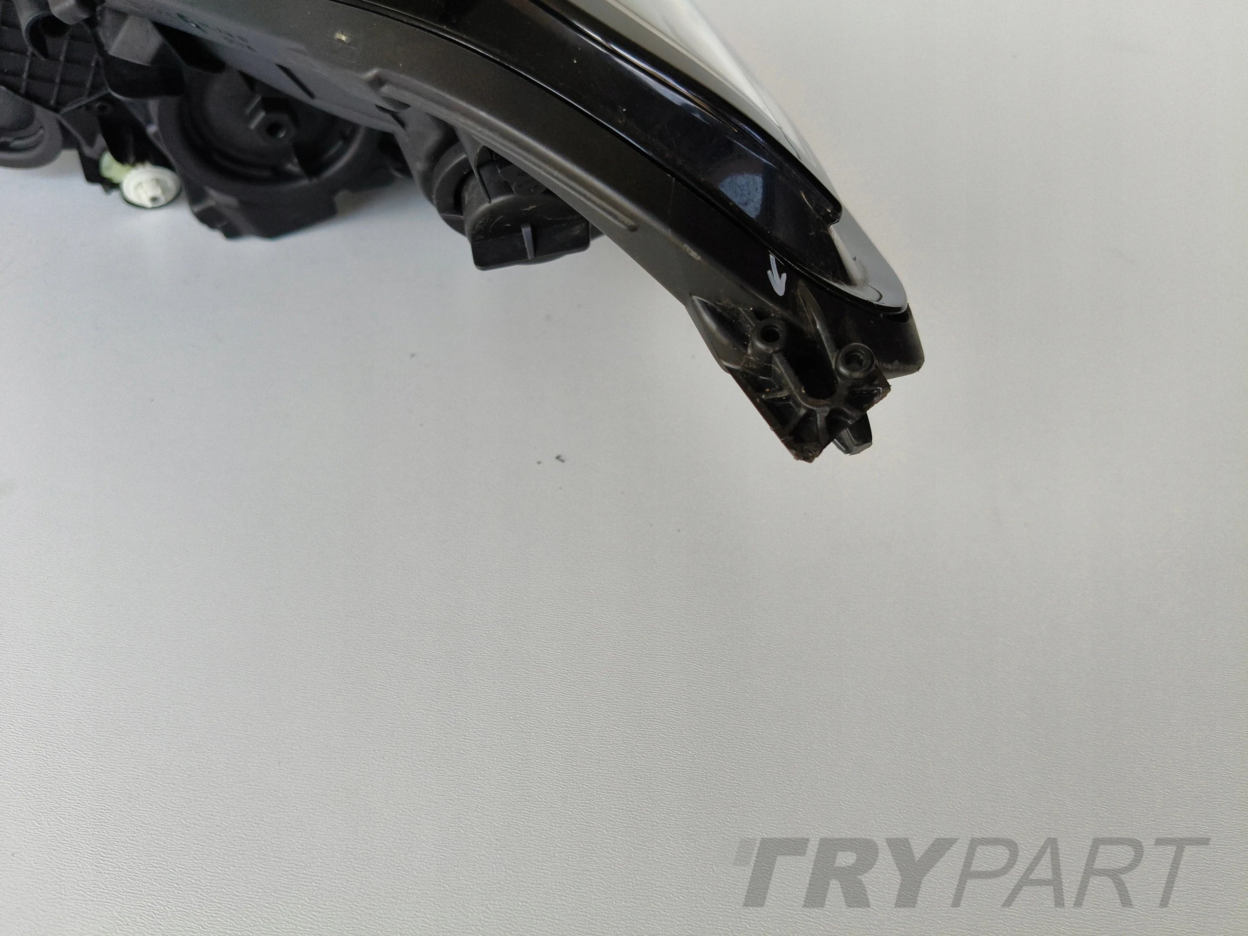 RIGHT HEADLIGHT LAMP OPEL CORSA E 14-