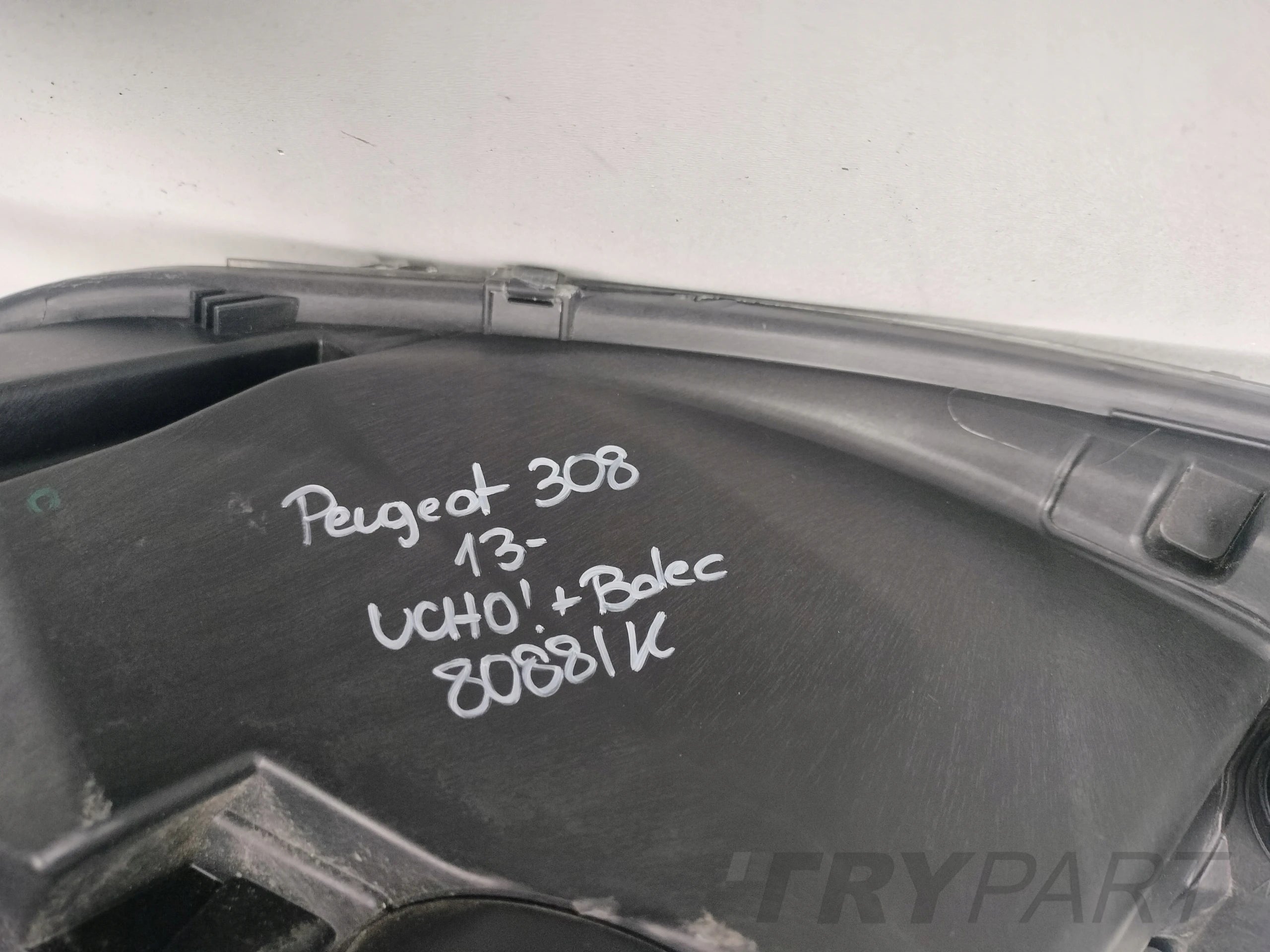 RIGHT HEADLIGHT LAMP PEUGEOT 308 13-
