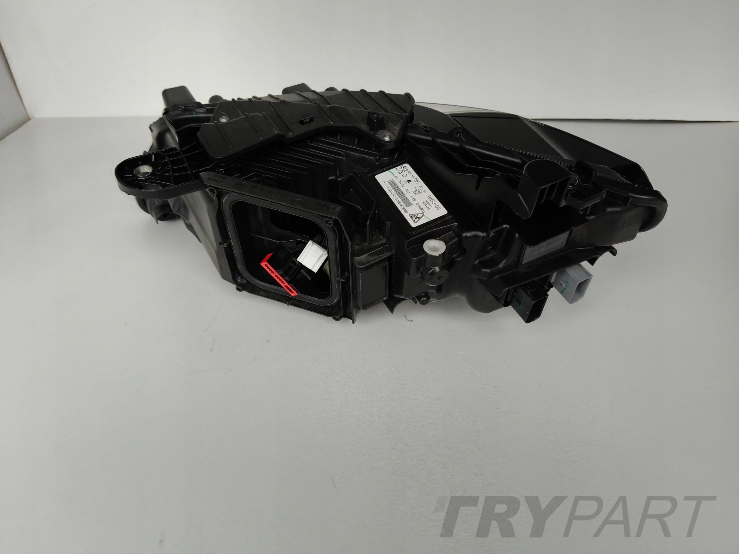 RIGHT HEADLIGHT LAMP PEUGEOT 308 III T10 22- FULL LED