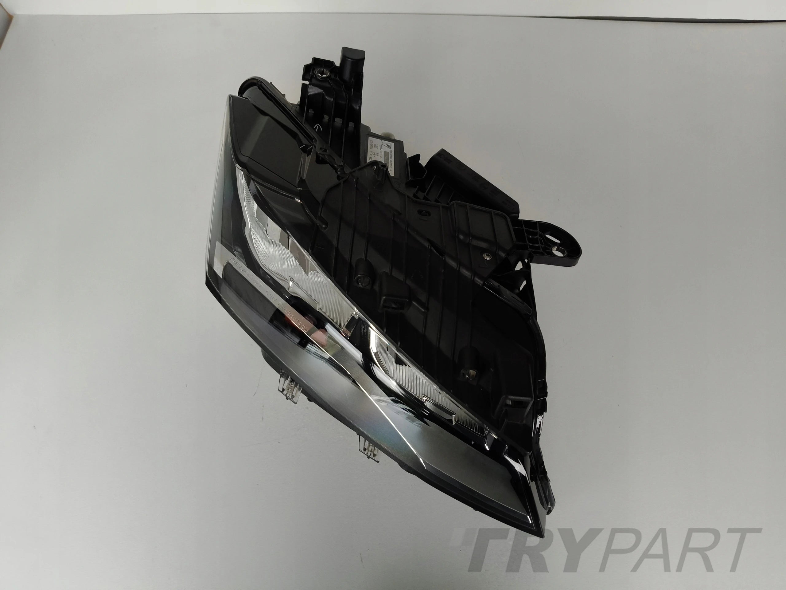 RIGHT HEADLIGHT LAMP PEUGEOT 308 III T10 22- FULL LED