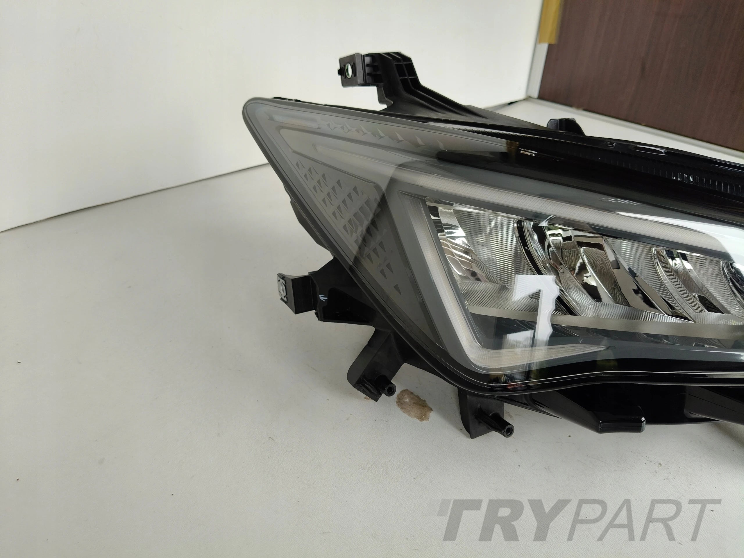 RIGHT HEADLIGHT LAMP SEAT CUPRA BORN 10E 21- FULL LED