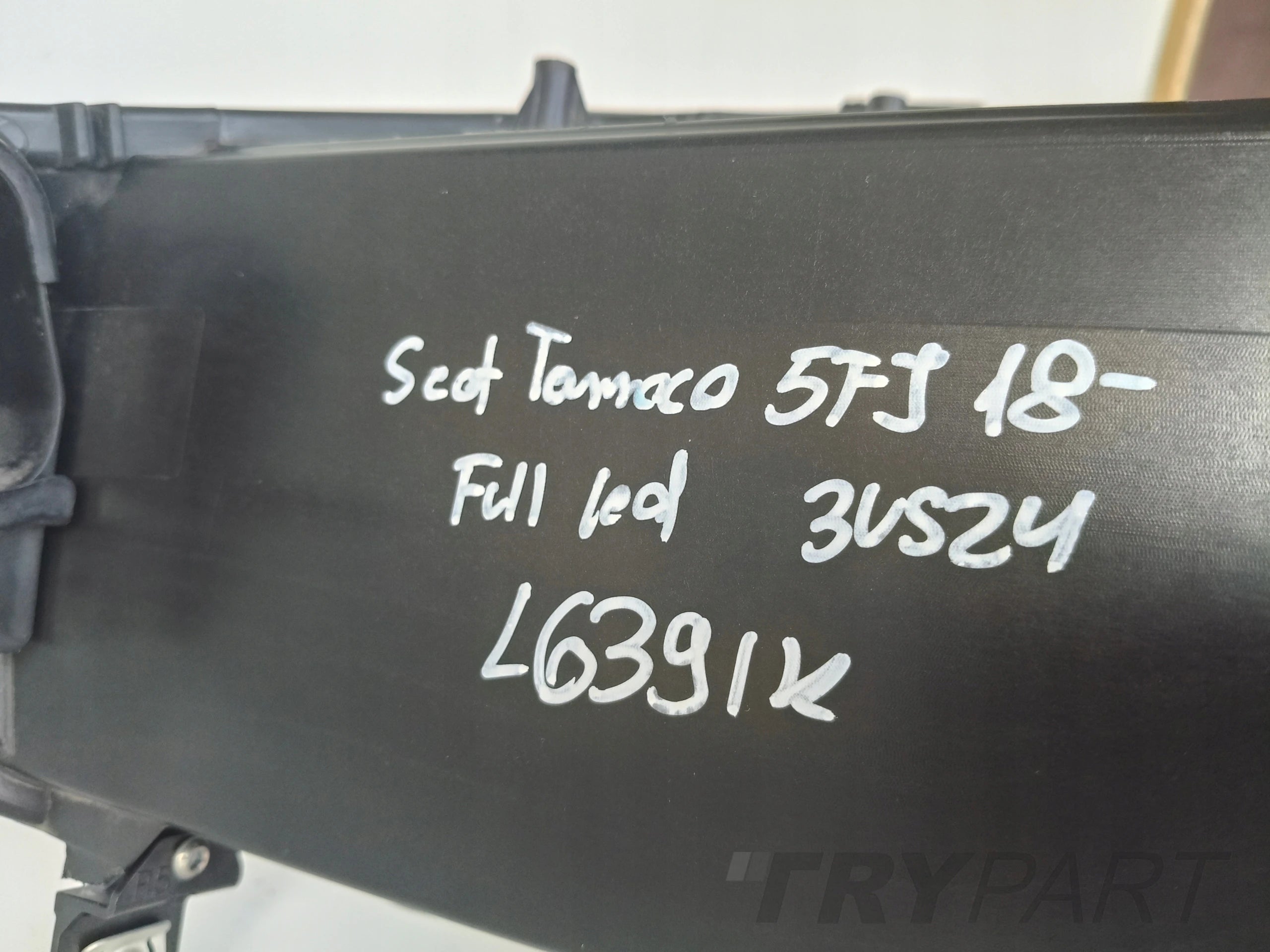 RIGHT HEADLIGHT LAMP SEAT TARRACO 5FJ 18- FULL LED