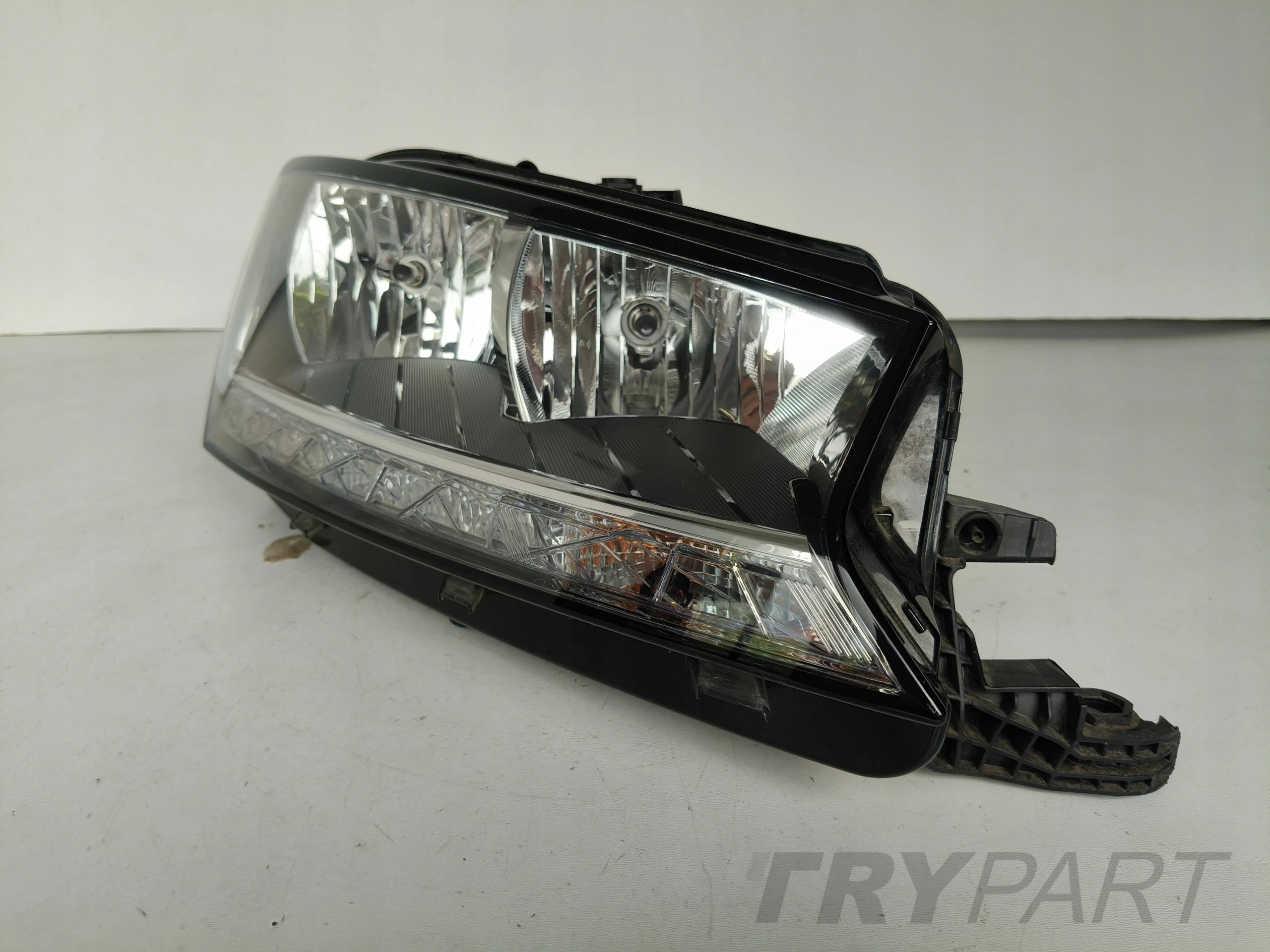 RIGHT HEADLIGHT LAMP SKODA FABIA III 3 6V 6V0 18- LIFT LED