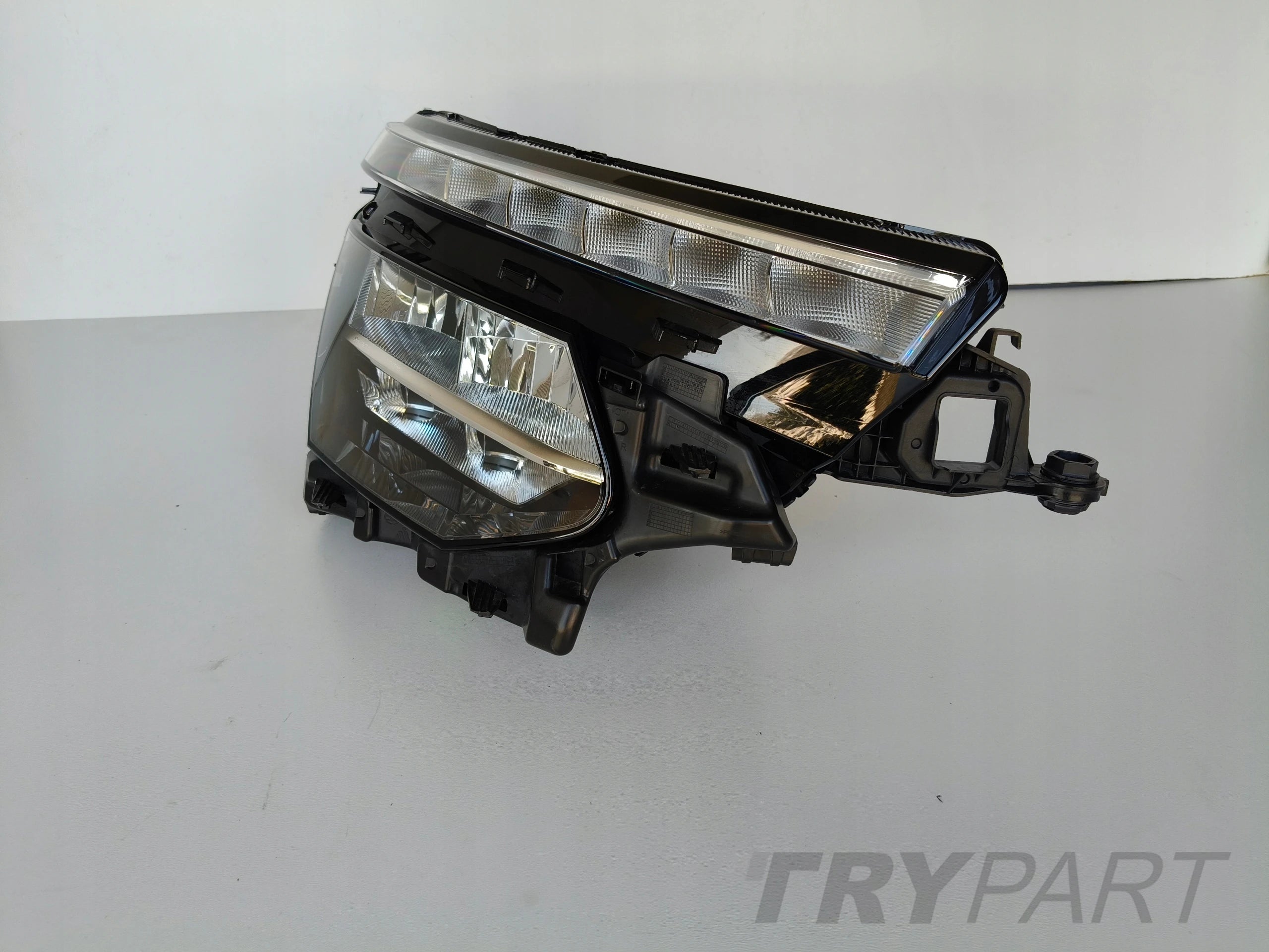 RIGHT HEADLIGHT LAMP SKODA KAMIQ 658 FACELIFT FULL LED