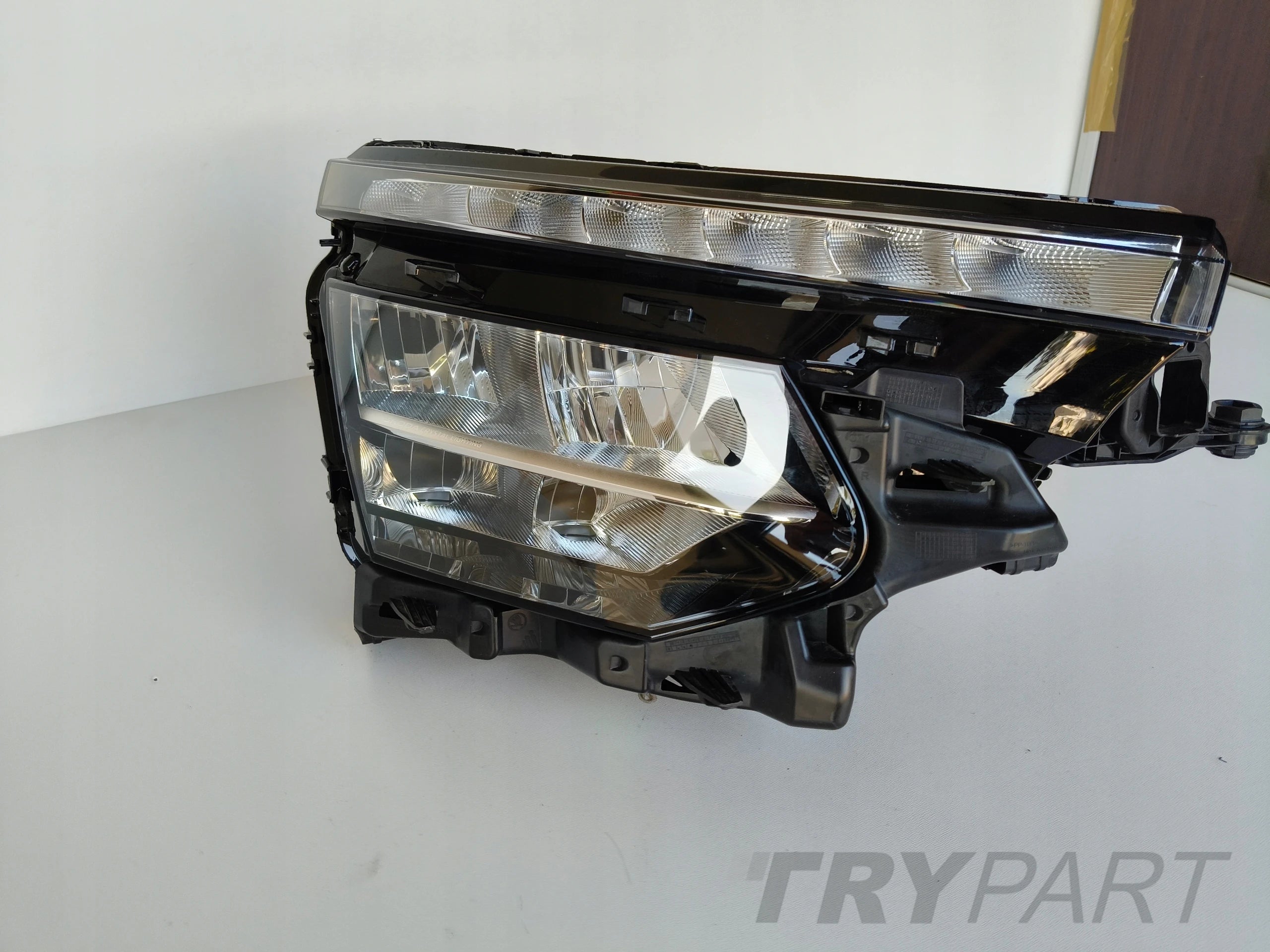 RIGHT HEADLIGHT LAMP SKODA KAMIQ 658 FACELIFT FULL LED