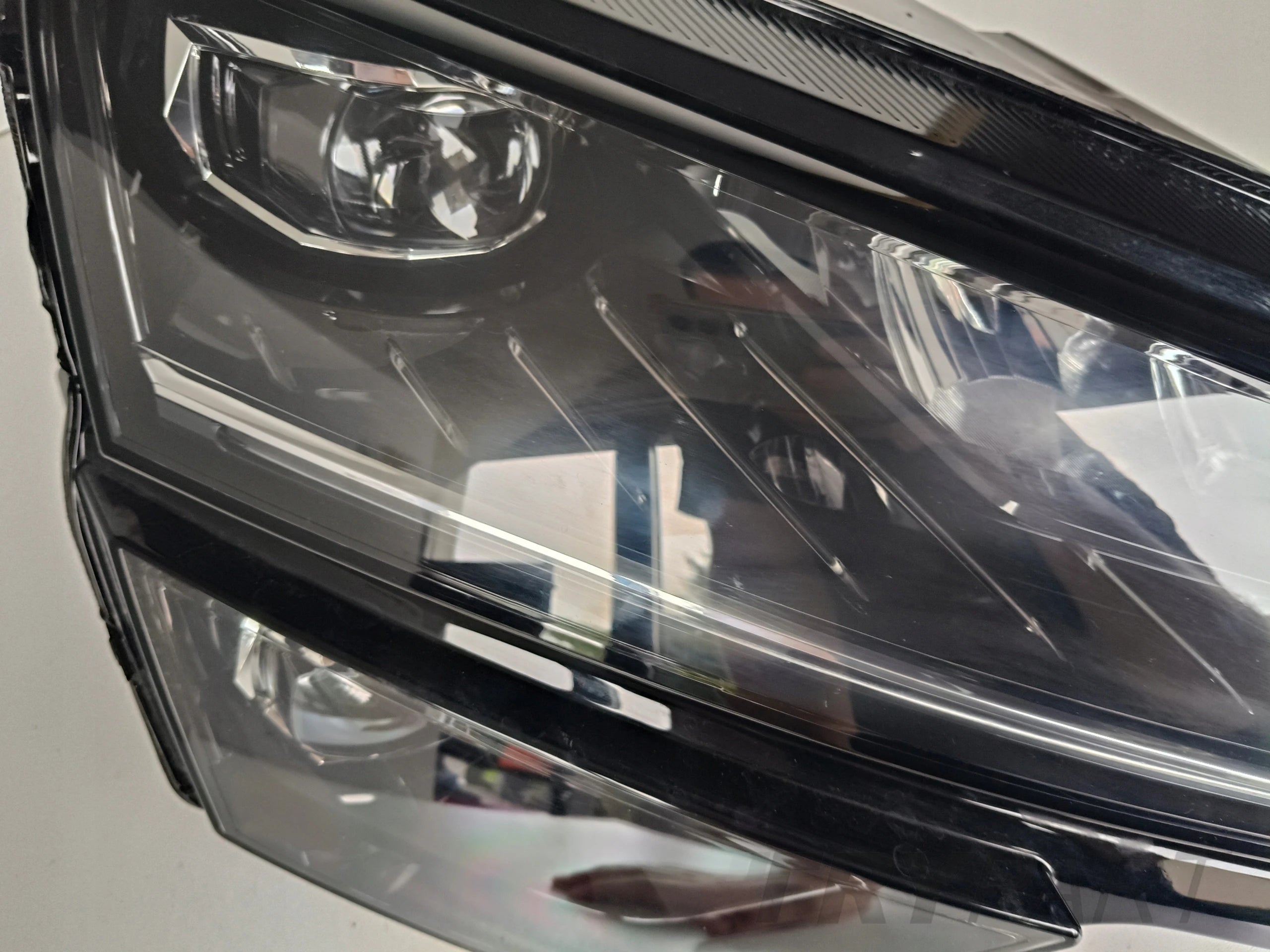 RIGHT HEADLIGHT LAMP SKODA KAROQ 57A 17- FULL LED
