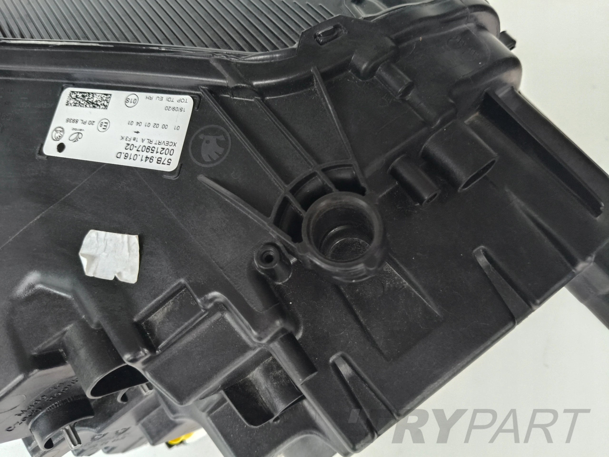 RIGHT HEADLIGHT LAMP SKODA KAROQ 57A 17- FULL LED