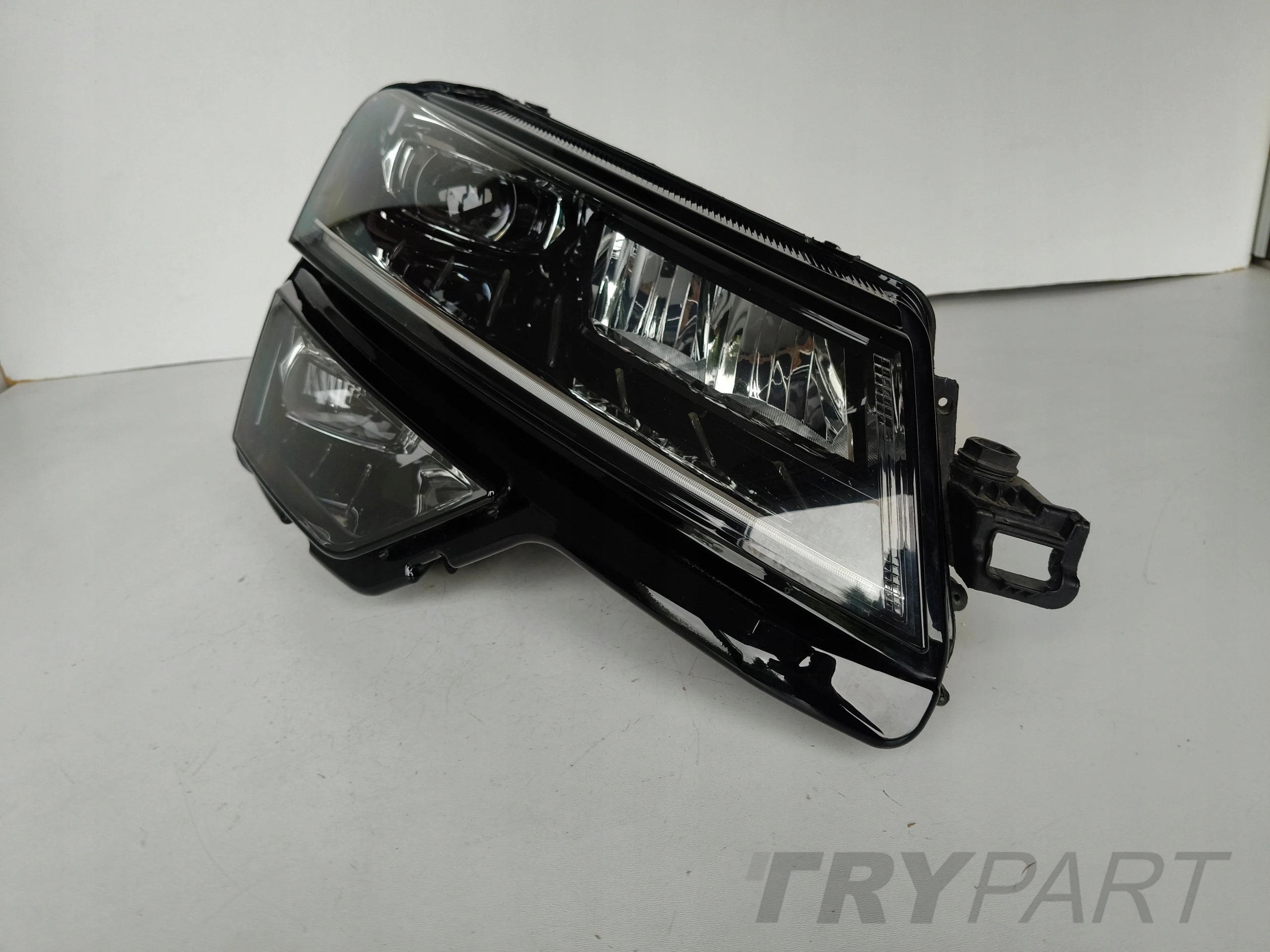 RIGHT HEADLIGHT LAMP SKODA KAROQ 57A 17- FULL LED