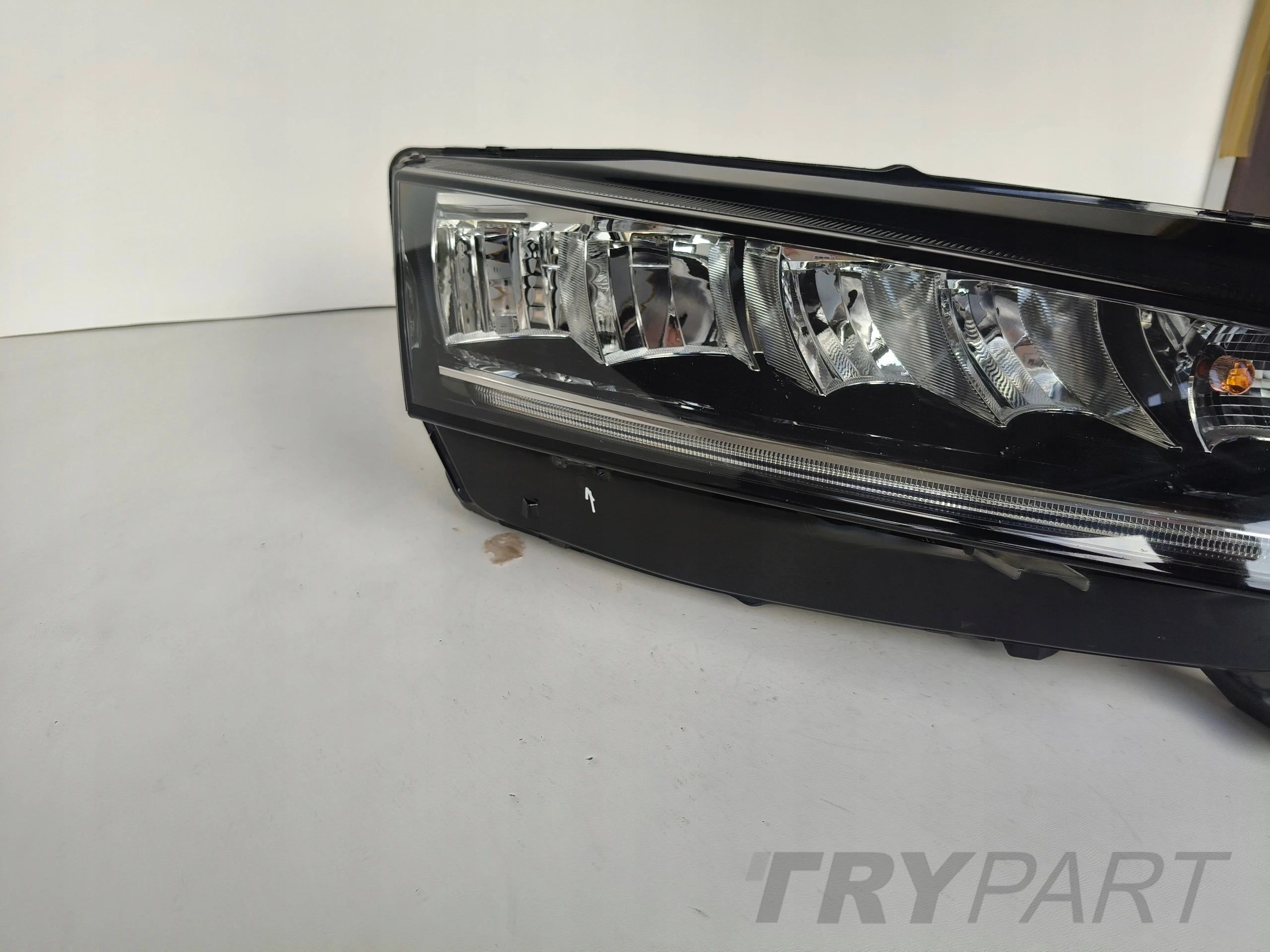 RIGHT HEADLIGHT LAMP SKODA OCTAVIA IV 4 5E3 20- FULL LED