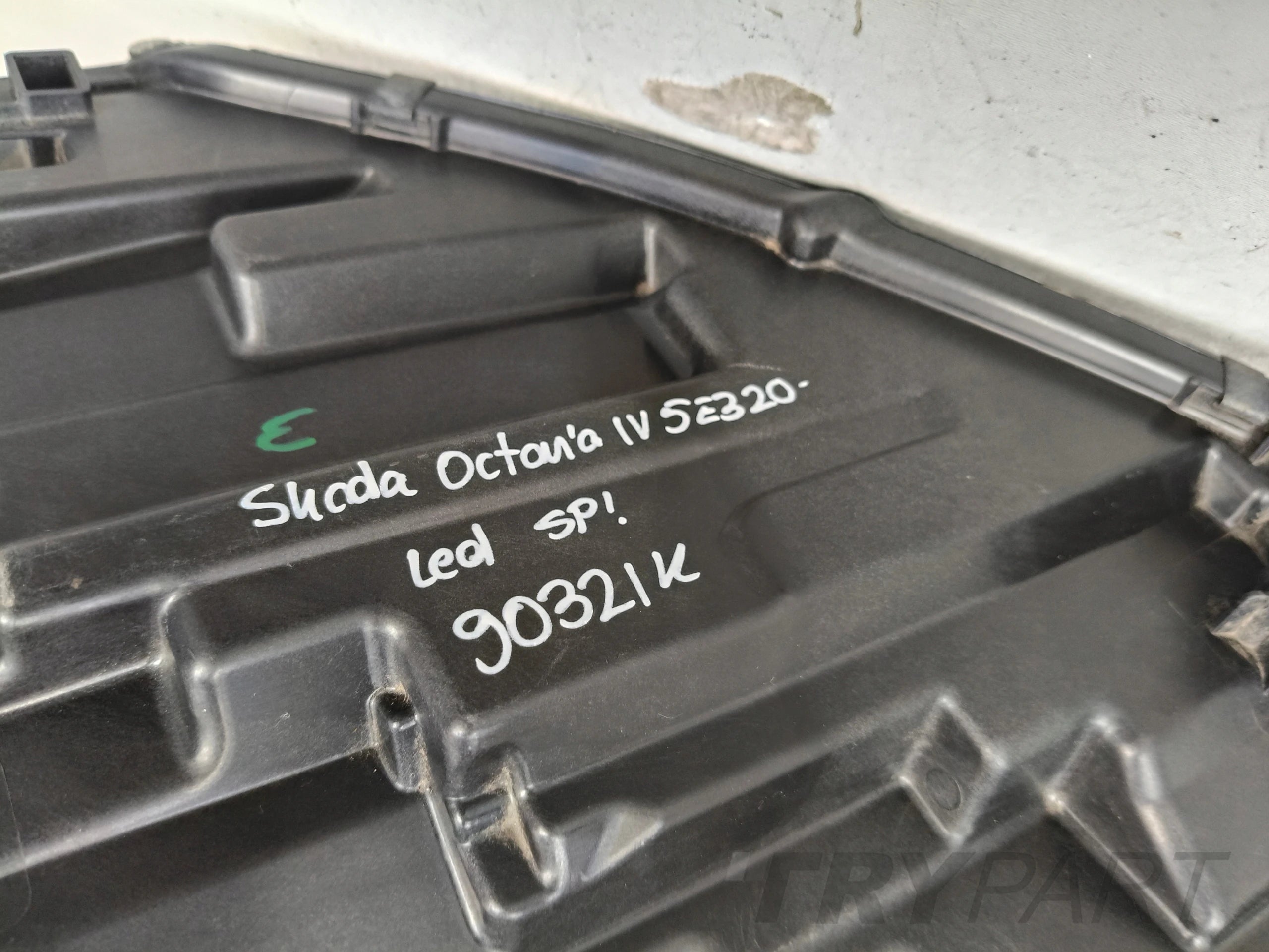 RIGHT HEADLIGHT LAMP SKODA OCTAVIA IV 4 5E3 20- FULL LED