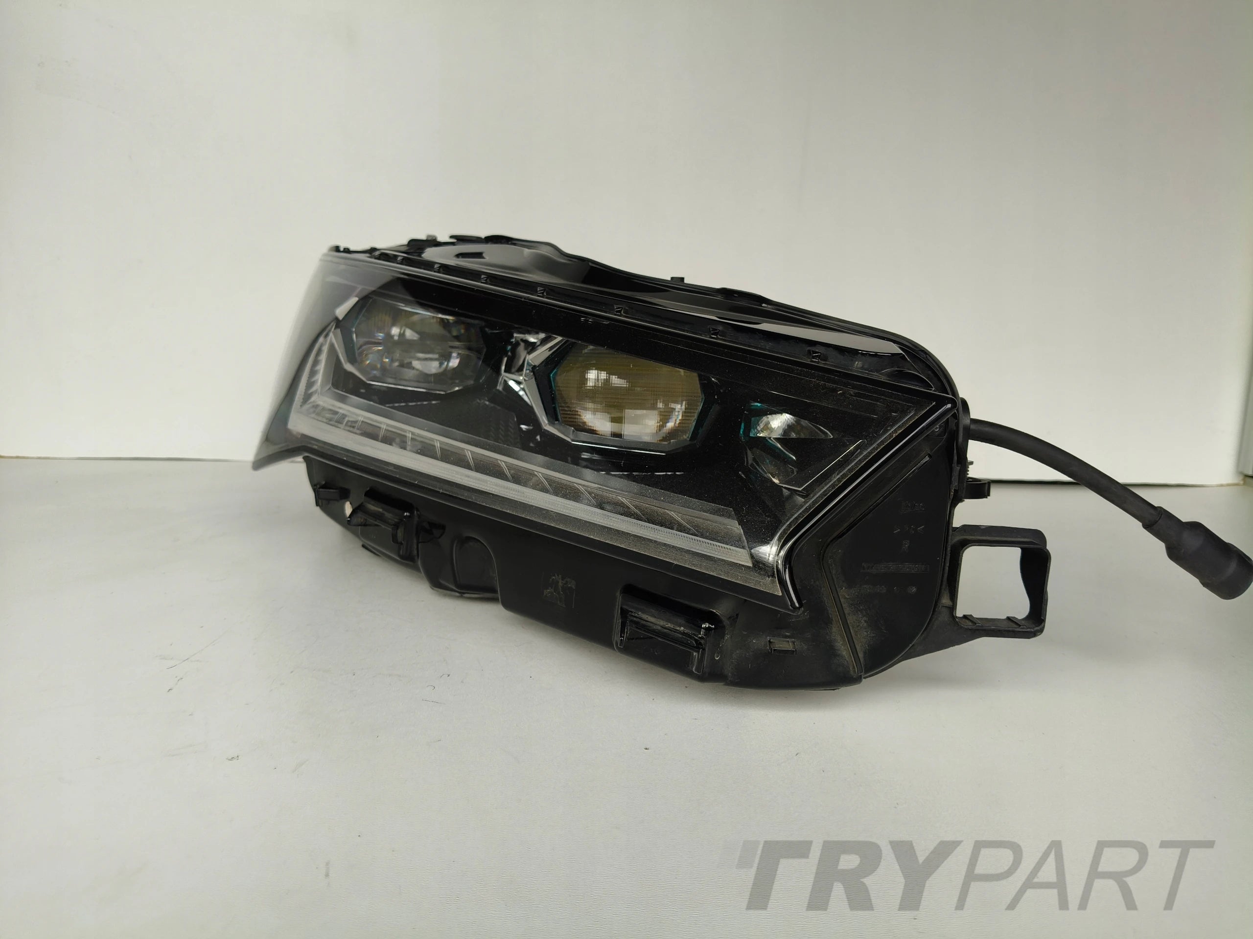 RIGHT HEADLIGHT LAMP SKODA SUPERB IV 4 3P0 23- FULL LED