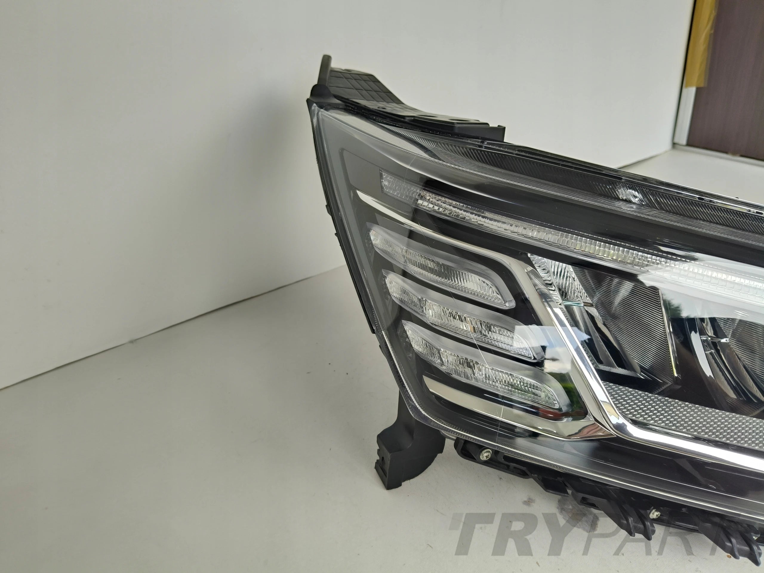 RIGHT HEADLIGHT LAMP SSANGYONG KORANDO LIFT FULL LED