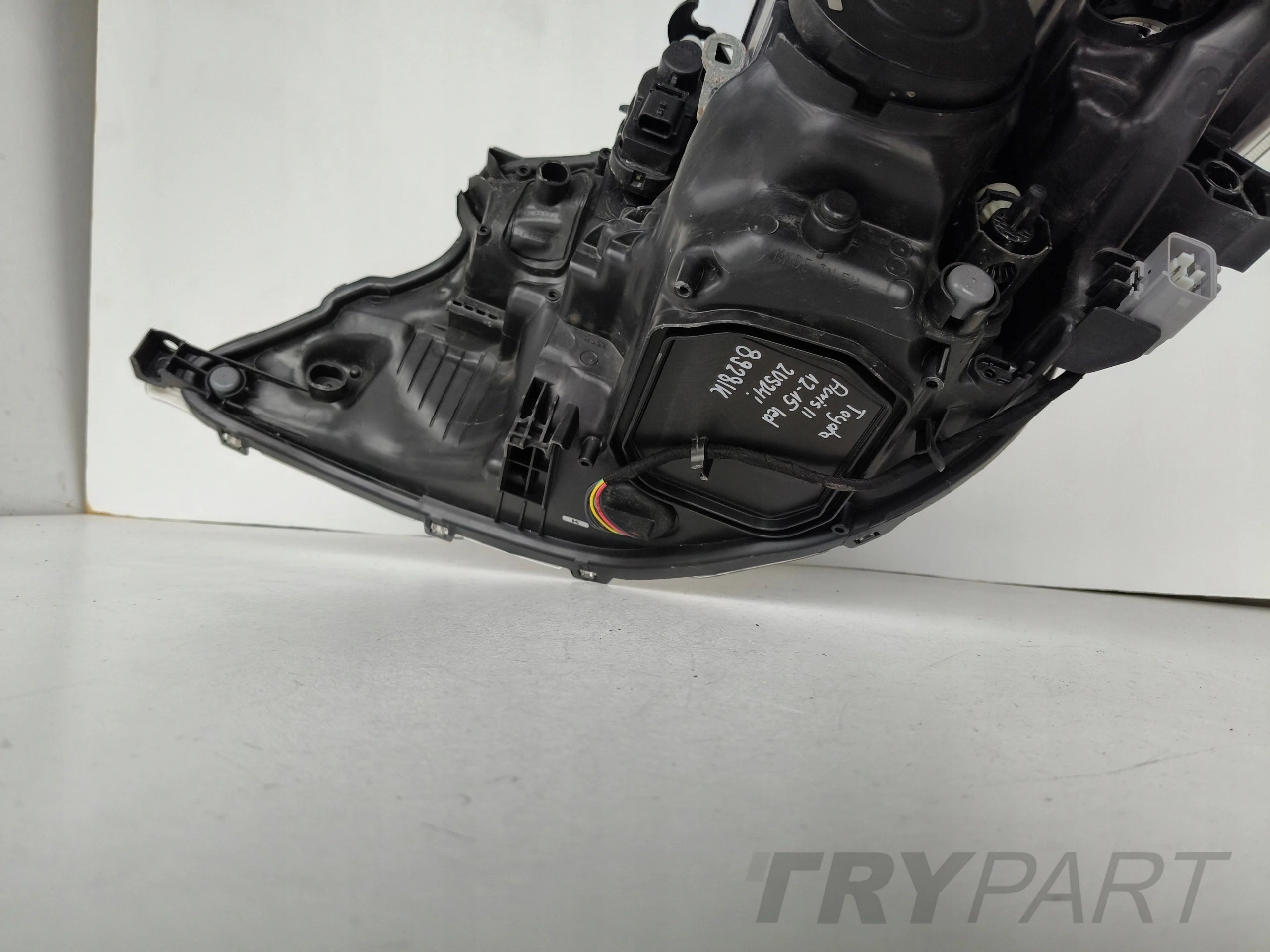 RIGHT HEADLIGHT LAMP TOYOTA AURIS II 12-15 LED