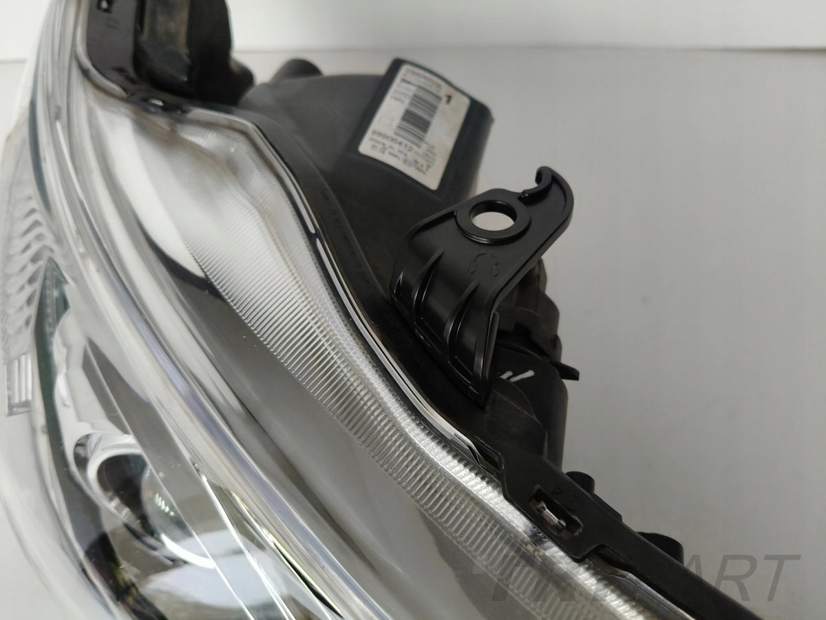 RIGHT HEADLIGHT LAMP TOYOTA AURIS II 12-15 LED