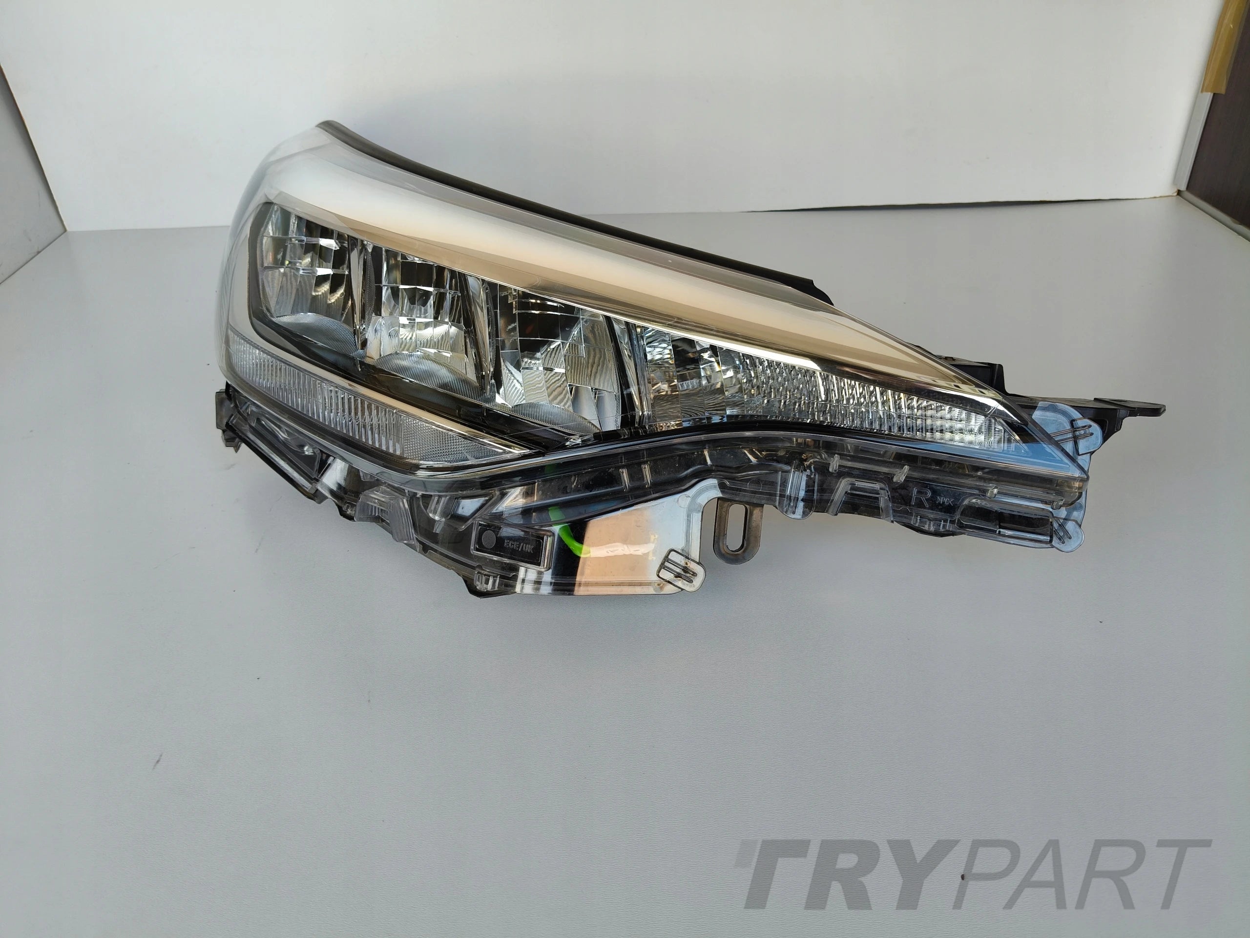 RIGHT HEADLIGHT LAMP TOYOTA CHR 20- LIFT FULL LED