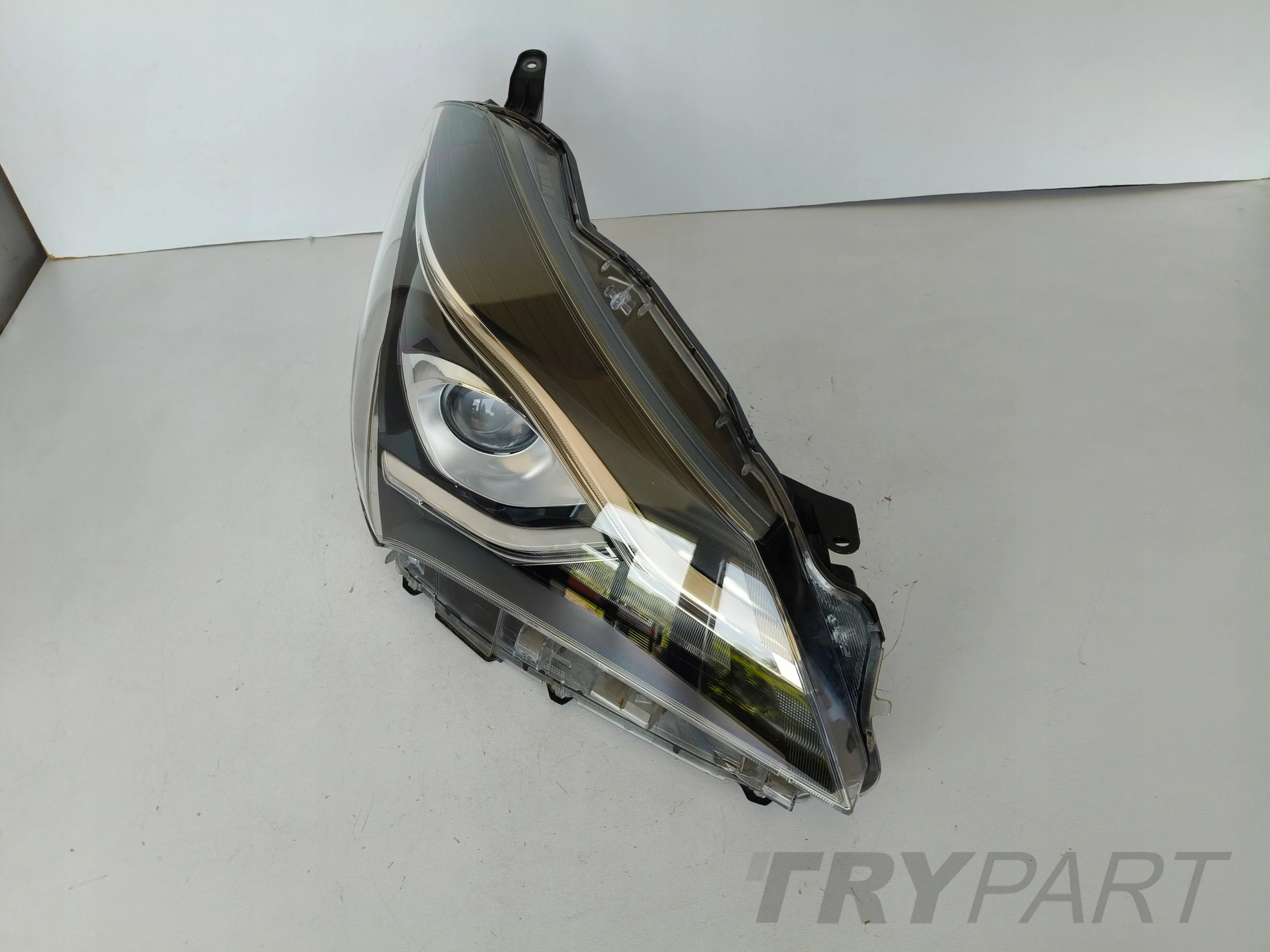 RIGHT HEADLIGHT LAMP TOYOTA YARIS III 17- FACELIFT LED
