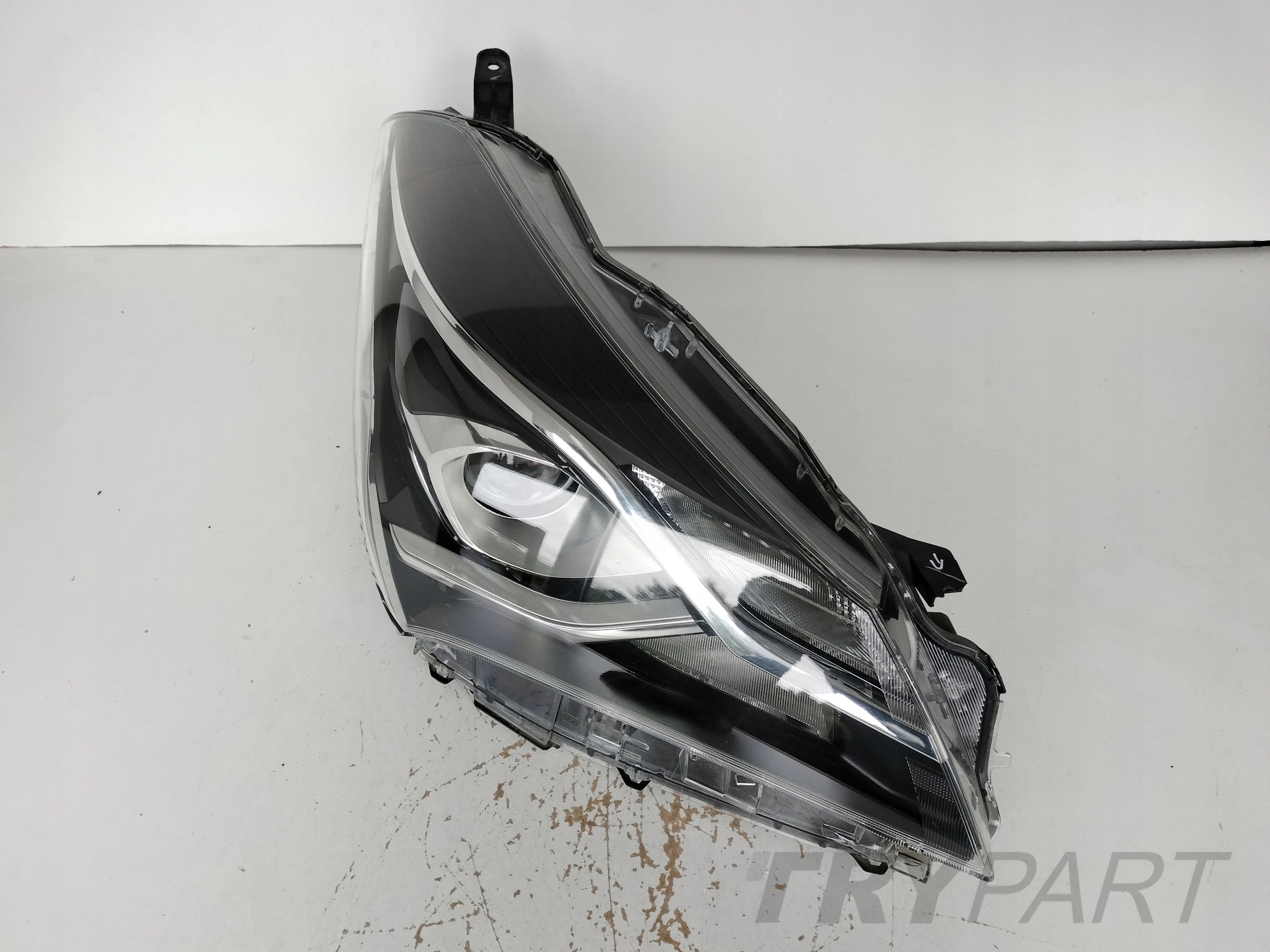 RIGHT HEADLIGHT LAMP TOYOTA YARIS III 17- FACELIFT