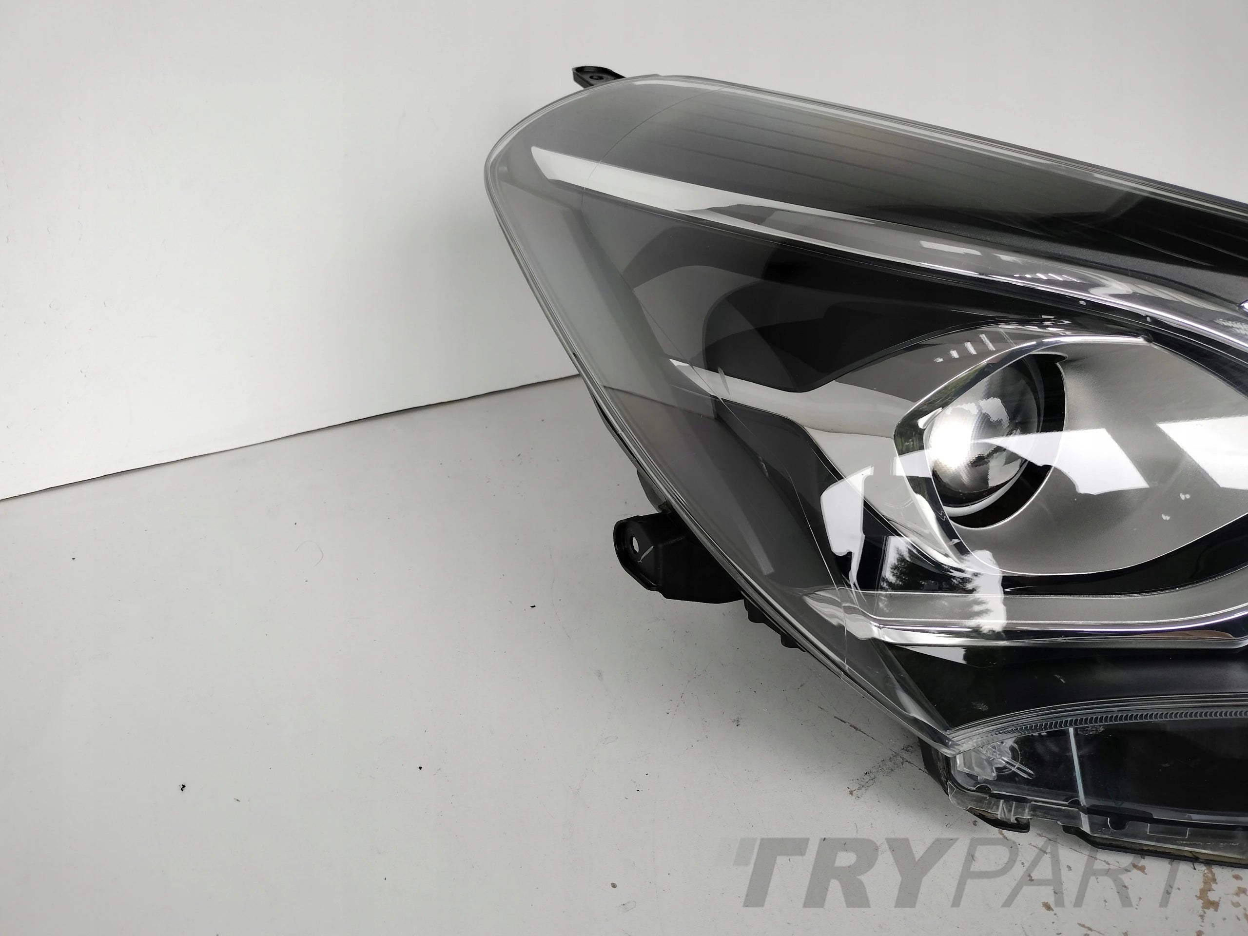 RIGHT HEADLIGHT LAMP TOYOTA YARIS III 17- FACELIFT