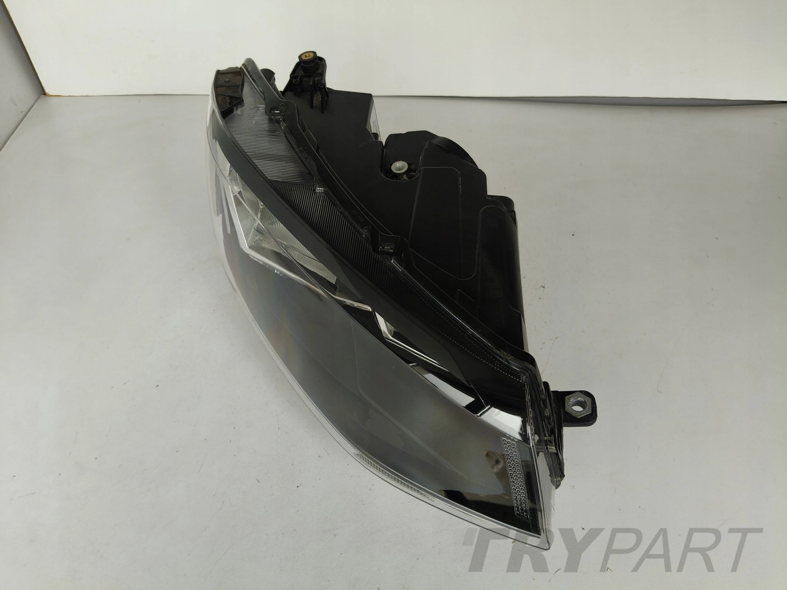 RIGHT HEADLIGHT LAMP VW CADDY 2K 2K8 20-