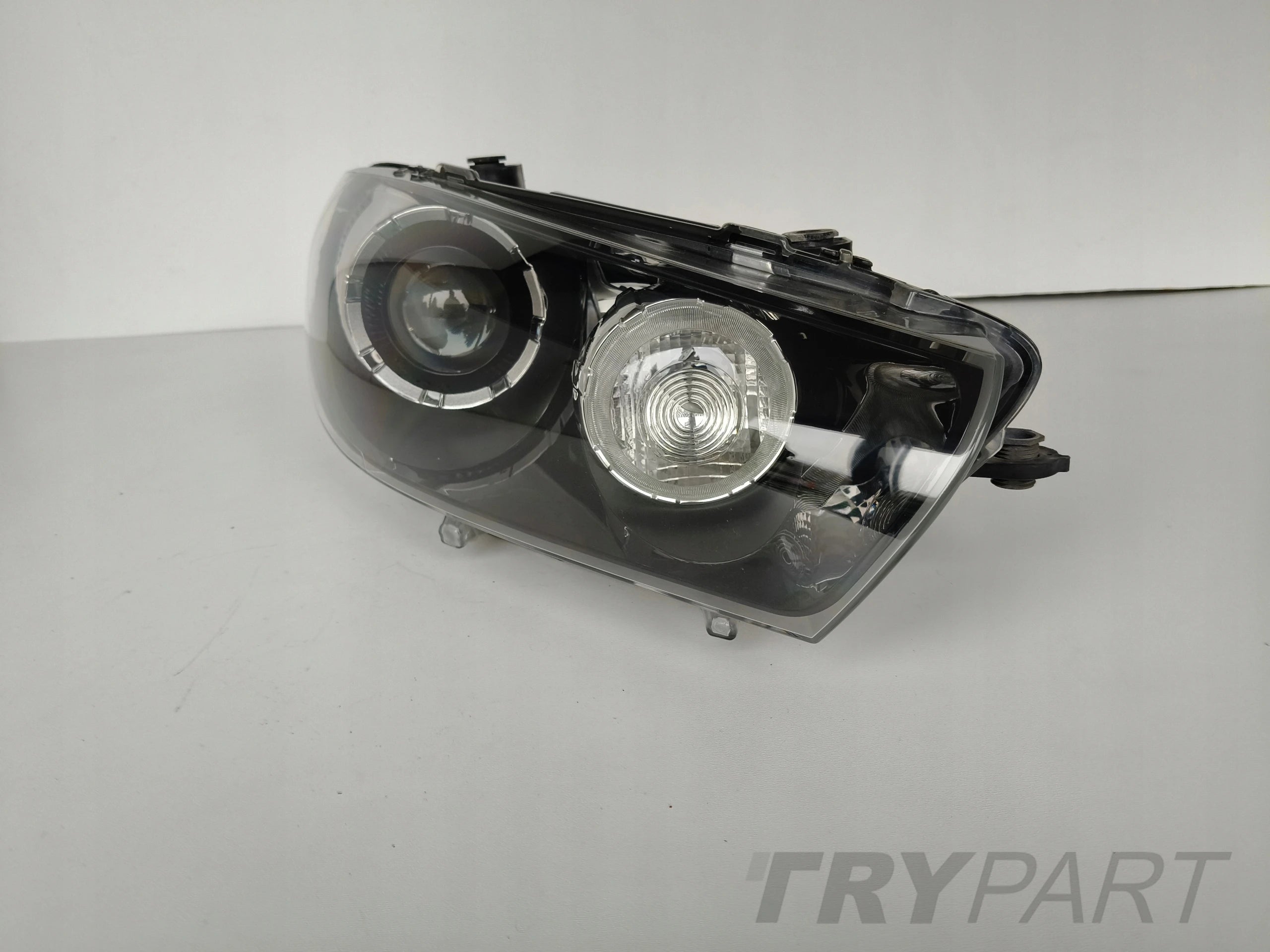 RIGHT HEADLIGHT LAMP VW SCIROCCO 1K8 08- XENON