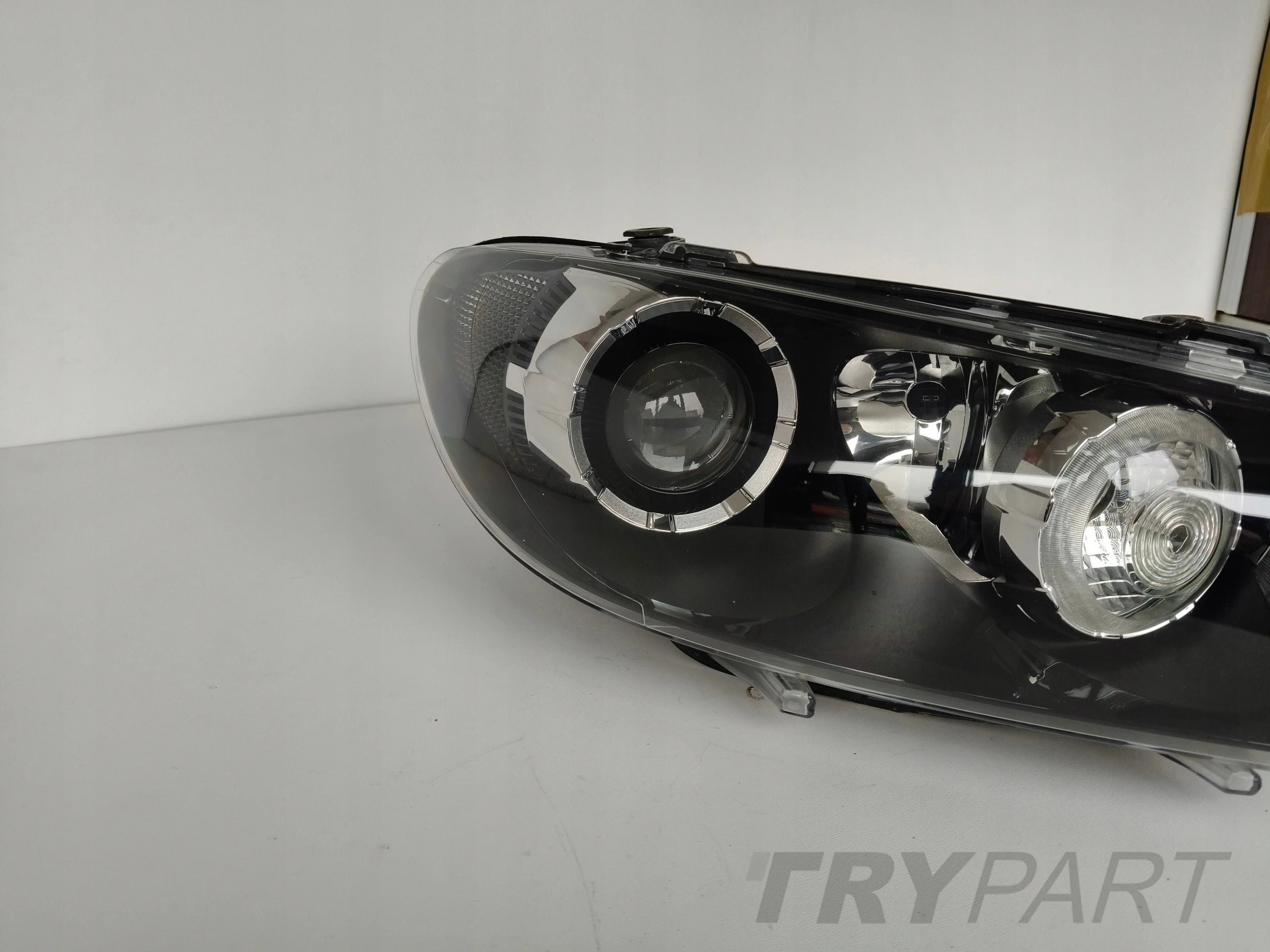 RIGHT HEADLIGHT LAMP VW SCIROCCO 1K8 08- XENON