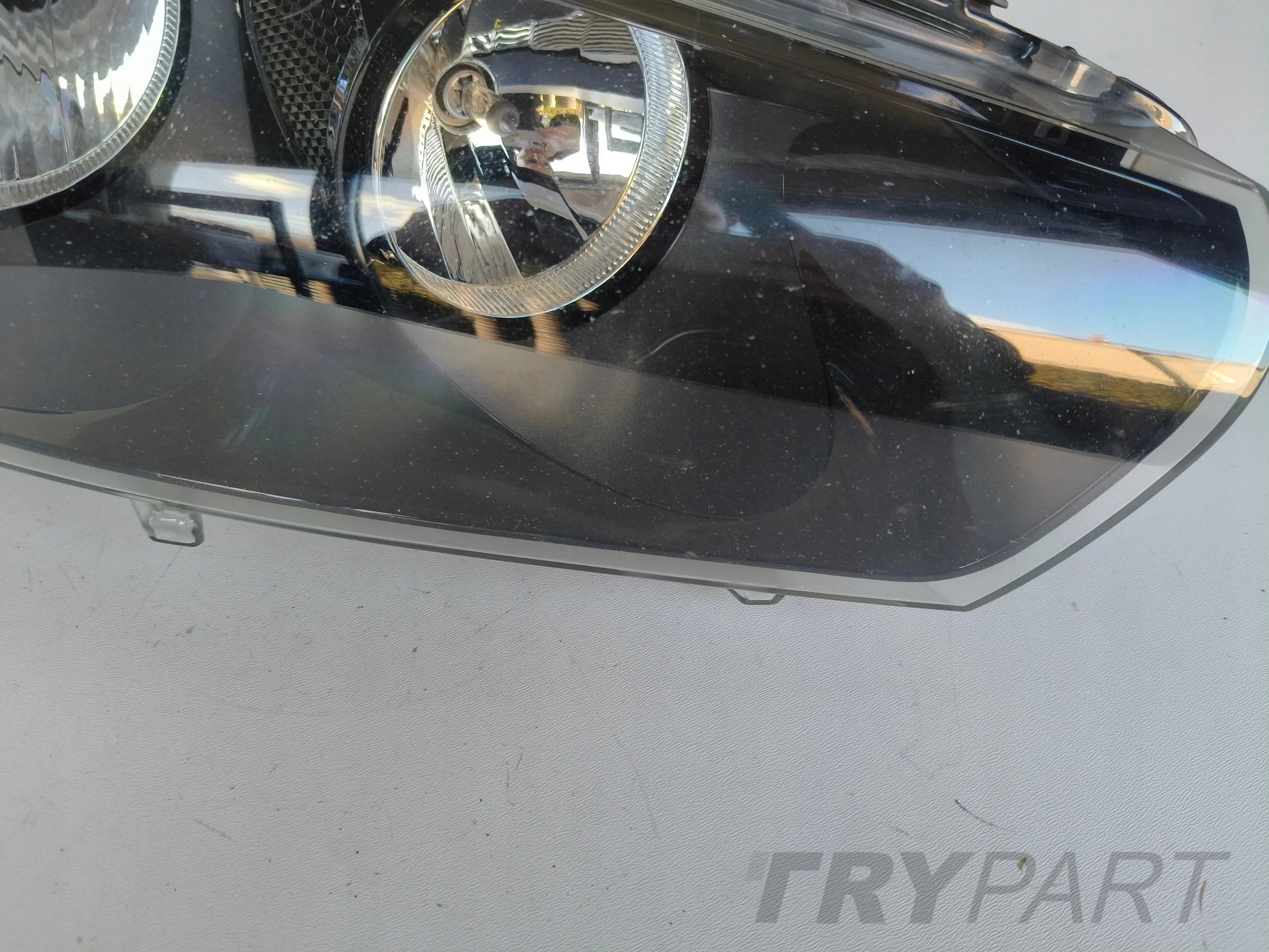 RIGHT HEADLIGHT LAMP VW SCIROCCO 1K8 08-