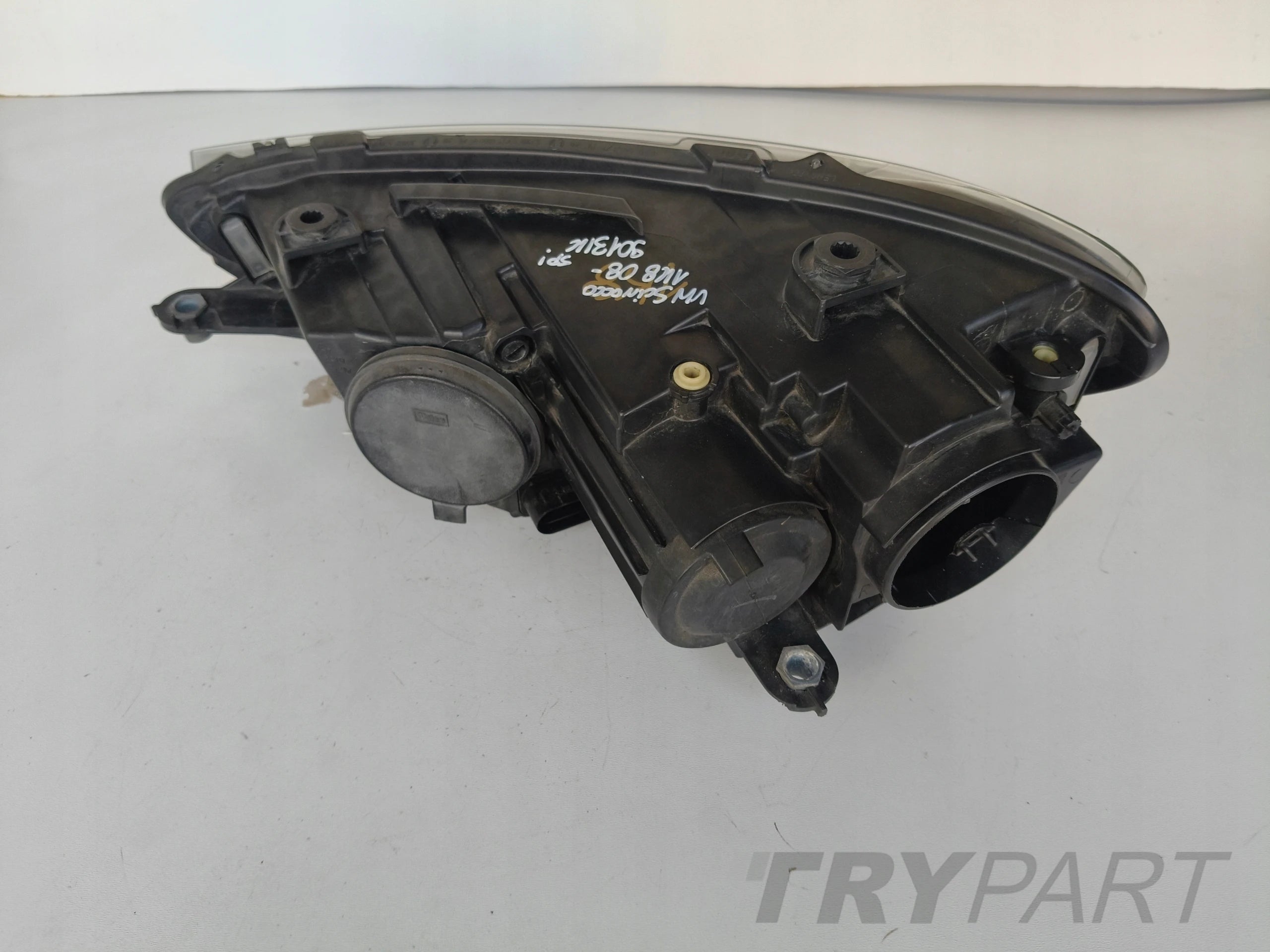 RIGHT HEADLIGHT LAMP VW SCIROCCO 1K8 08-
