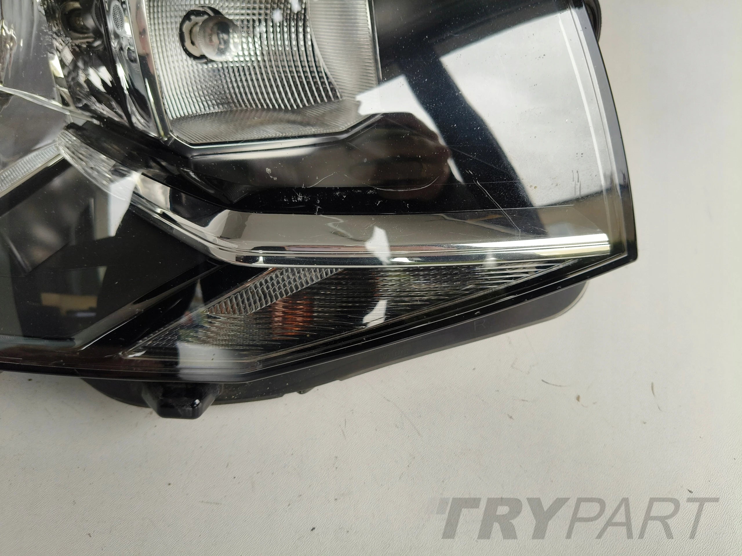 RIGHT HEADLIGHT LAMP VW T6 7E 7E0 15-