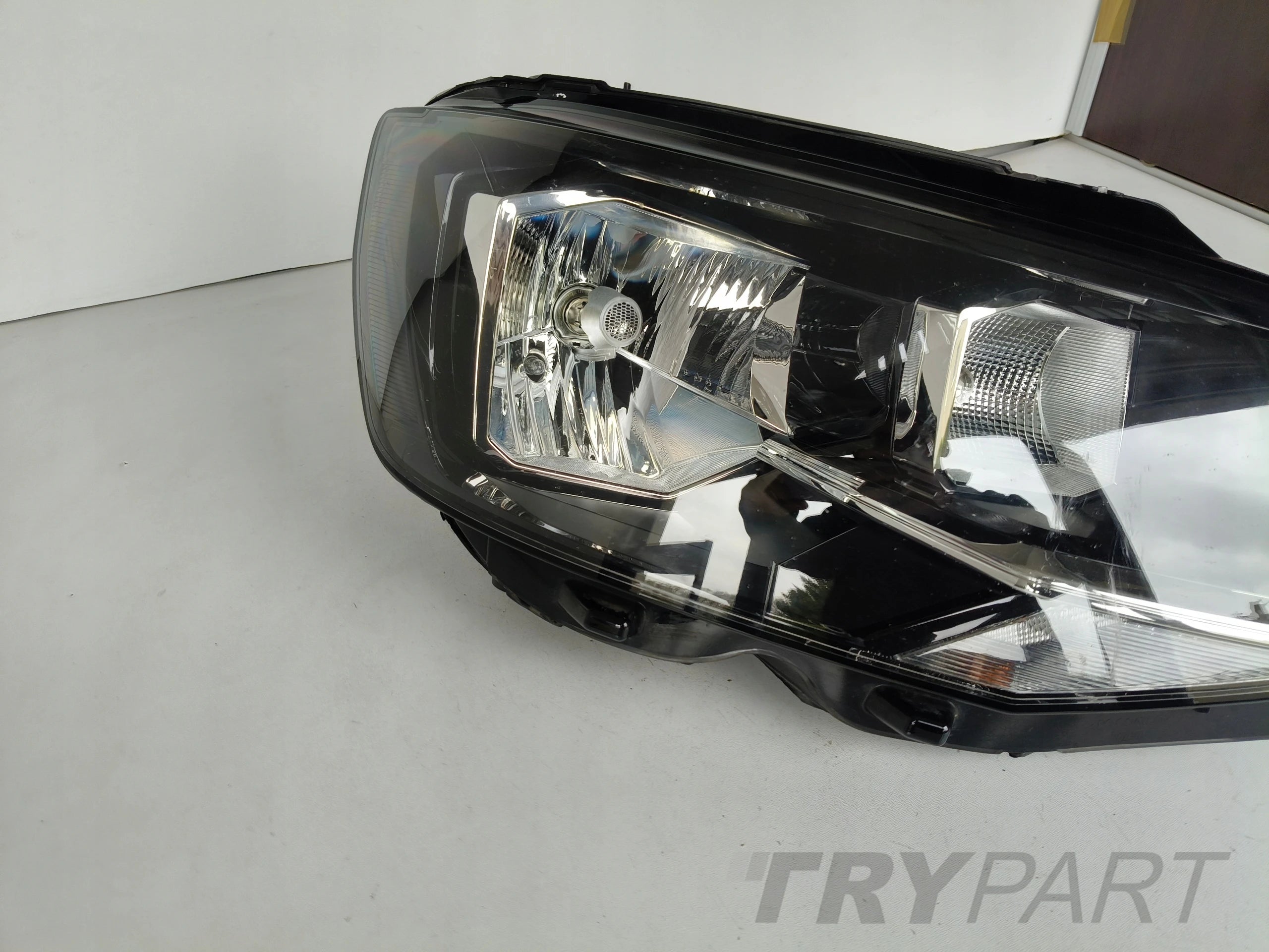 RIGHT HEADLIGHT LAMP VW T6 7E 7E0 15-