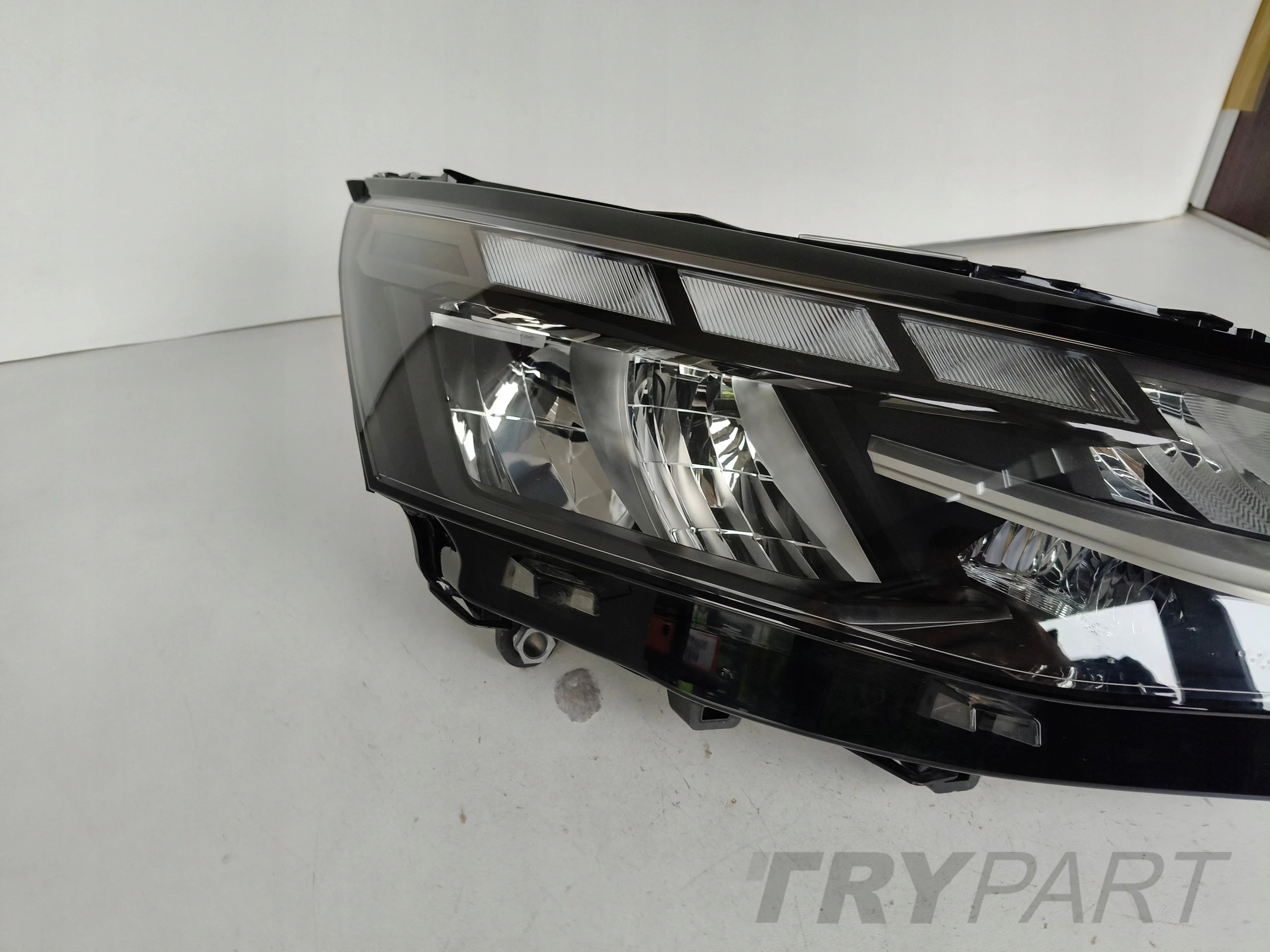 RIGHT HEADLIGHT LAMP VW T7 7T 7T0 21- FULL LED