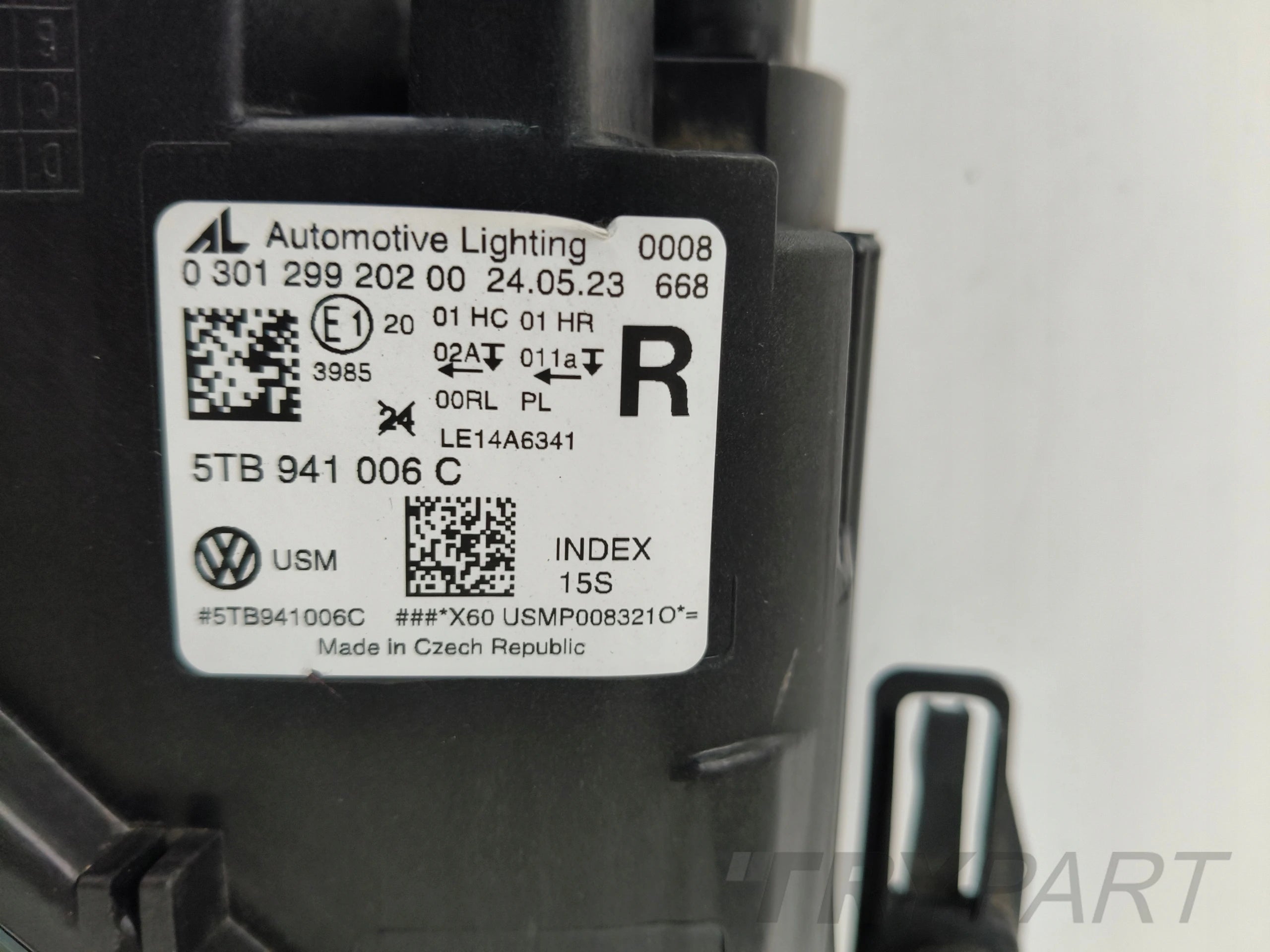 RIGHT HEADLIGHT LAMP VW TOURAN 5TA 16-